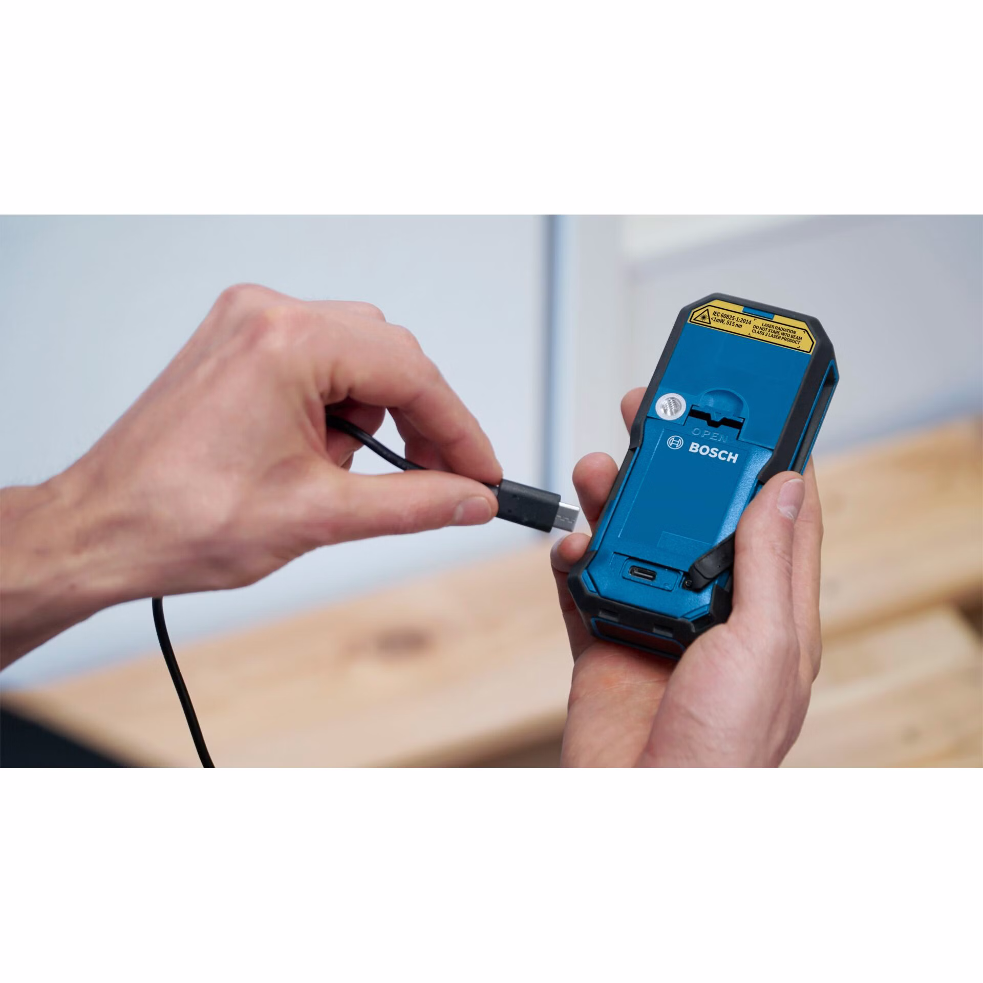 851678-04.jpg
