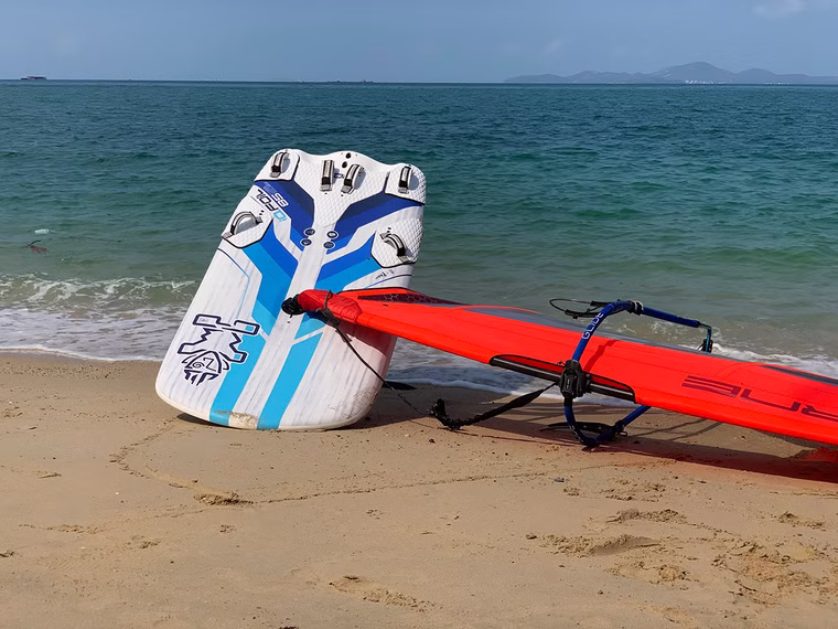 iQFoil 95 Carbon Reflex Windsurfboard ohne Finne Starboard 2024 196