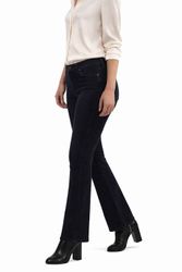 Skinzee-Flare-0679M--3-.jpg Skinzee-Flare-0679M--3-.jpg