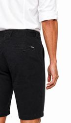 P-LARS-SHORT-IN-Schwarz--3-.jpg P-LARS-SHORT-IN-Schwarz--3-.jpg