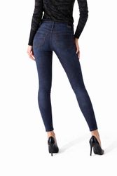 Skinzee-Low-0843F--4-.jpg Skinzee-Low-0843F--4-.jpg