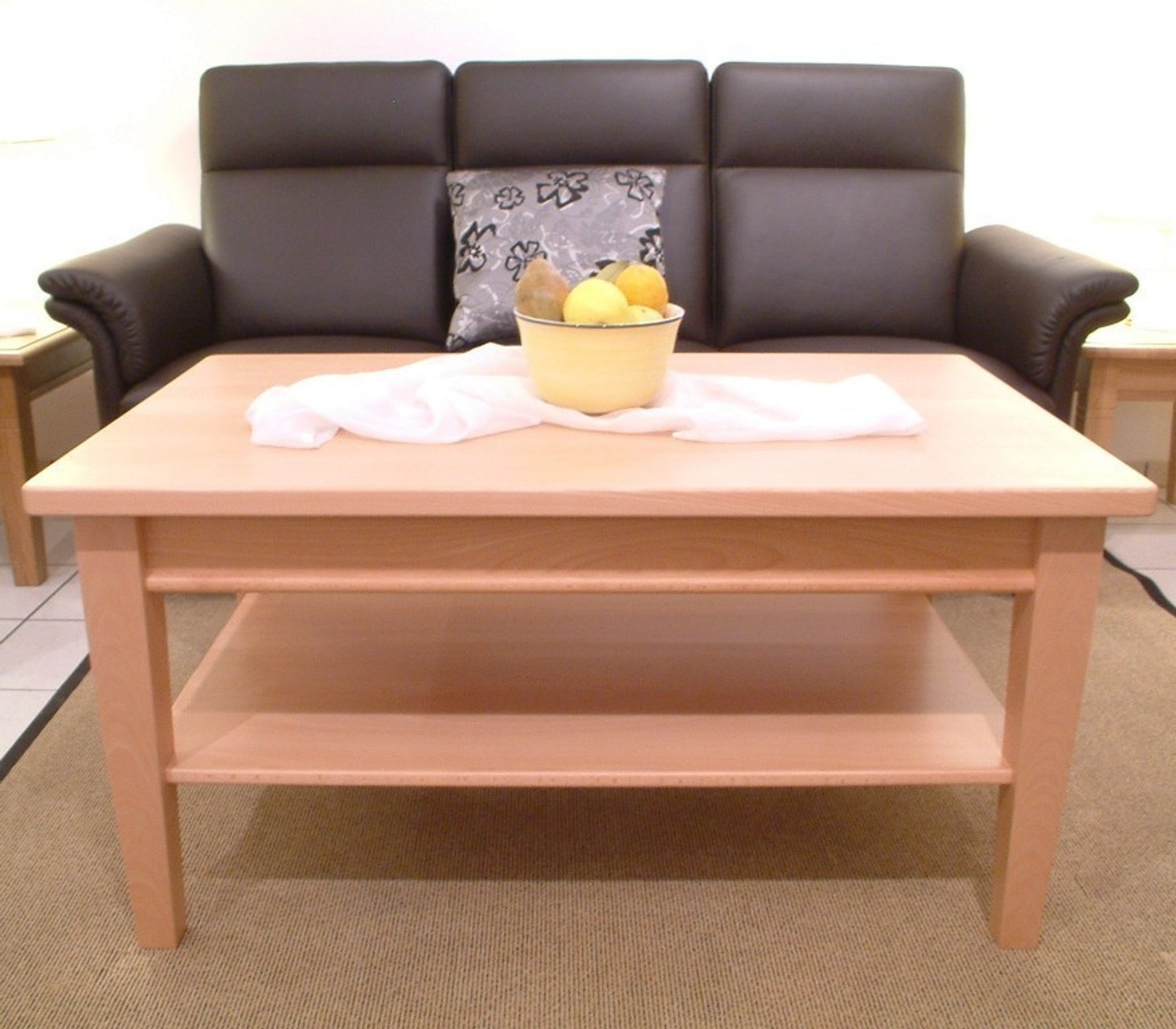 Couchtisch / Wohnzimmertisch / Sofatisch - moderner Couchtisch Landhaus 110 X 70 cm - Höhe 55 cm, Buche massiv, mit Holzplatte, mit Ablageboden