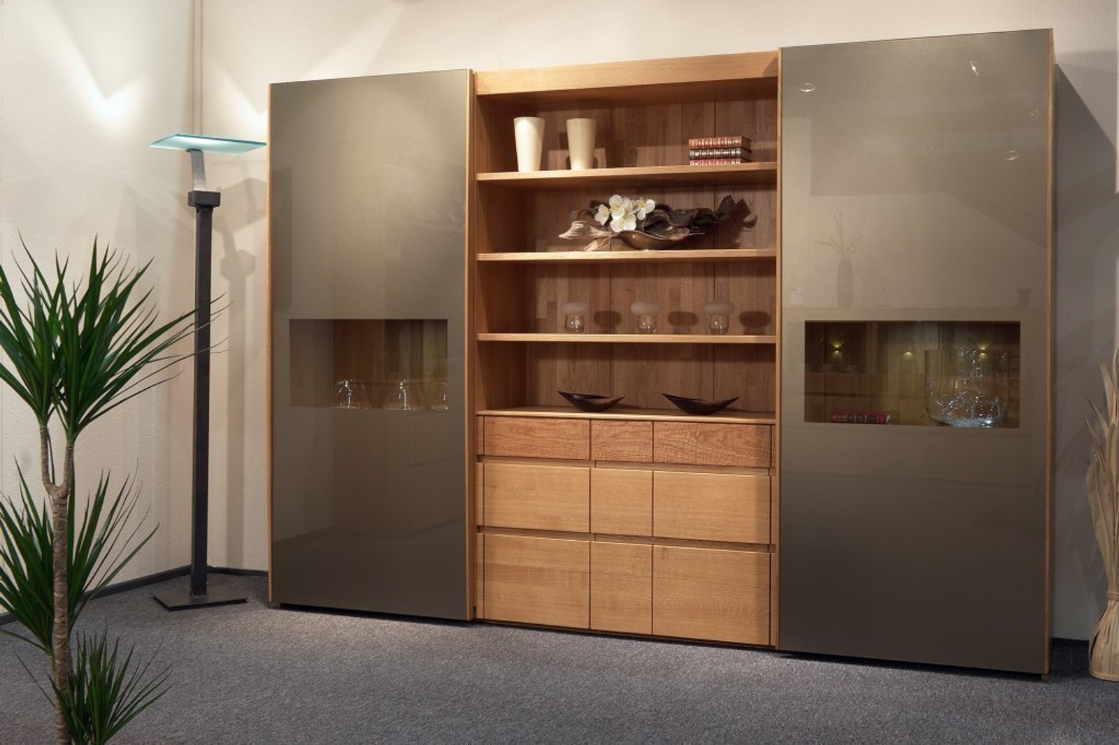 Vollholz Schrank Moderna AR 284 mit 2 Schiebetüren mit Glasfront, mit offenem Regal, Eiche oder Kernbuche massiv, modern