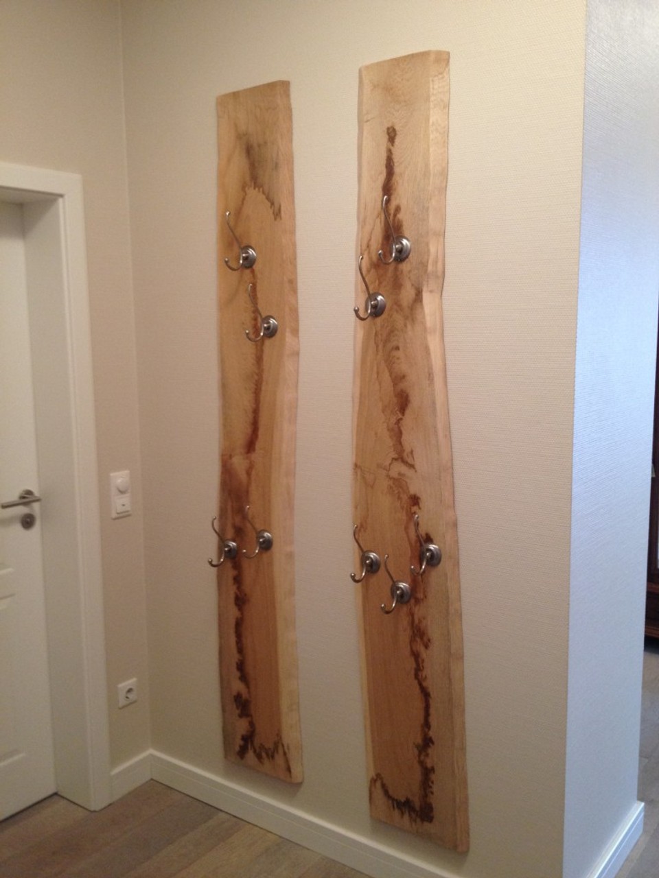 Natura Garderobenbrett / Garderobe / Hängegarderobe Eiche massiv / - die außergewöhnlich natürliche Garderobe in Eiche vollmassiv für jeden Flur