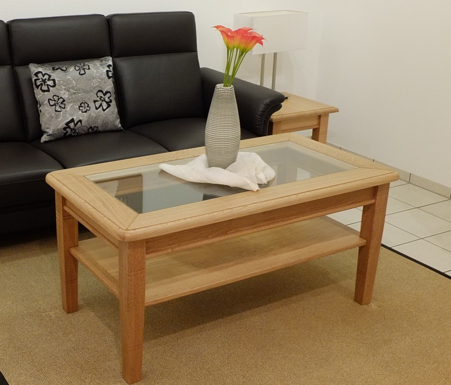 Couchtisch / Wohnzimmertisch / Sofatisch Eiche massiv gelaugt mit Glasplatte, Holzrand mit Profilfräsung und gerundeten Ecken, Modell: Couchtisch Landhaus