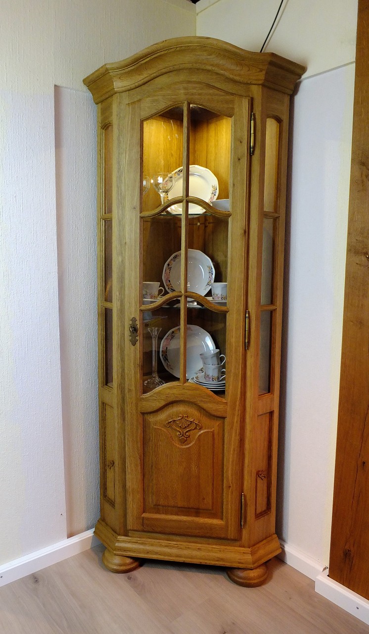Eckvitrine Vitrine für Ecke 