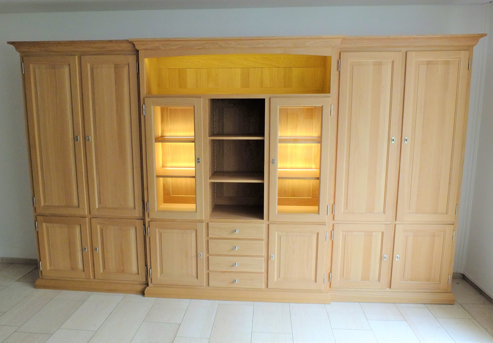Montreux Wohnschrank / Schrank / Wohnwand 7-türig - Breite 380 cm Höhe 220 cm, Eiche, Buche oder Kirschbaum massiv