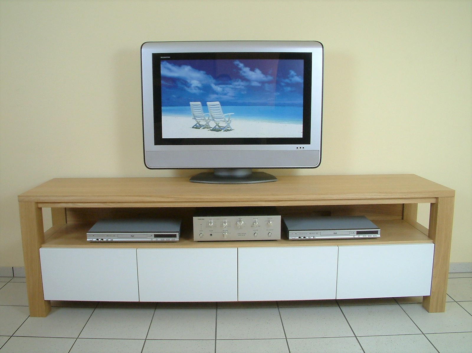 Coesfeld TV Stollen Anrichte - Breite 200 cm Höhe 60 cm - mit offener Gerätenische, mit 4 Schubladen Front weiß, Eiche massiv, modern - auch in Buche oder Kirschbaum möglich