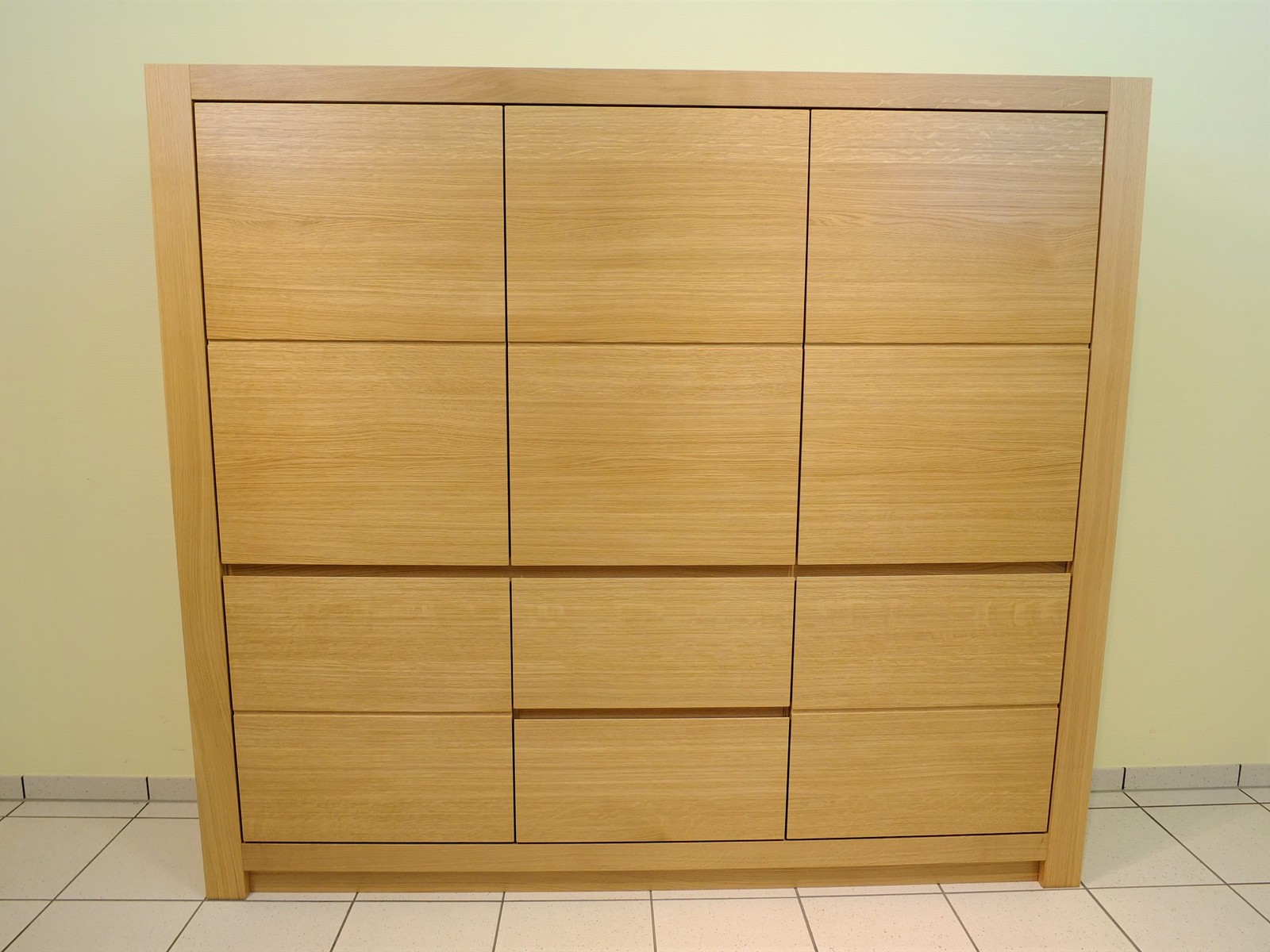 Schermbeck Highboard / kleiner Schrank / 3-türig Breite 180 cm Höhe 160 cm Eiche massiv, grifflos - auch in Asteiche Buche oder Kirschbaum möglich