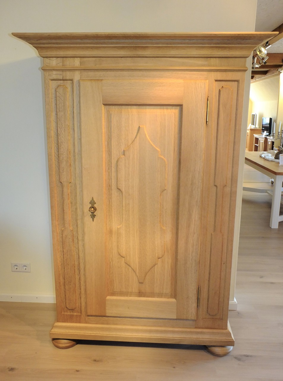 Dielenschrank 