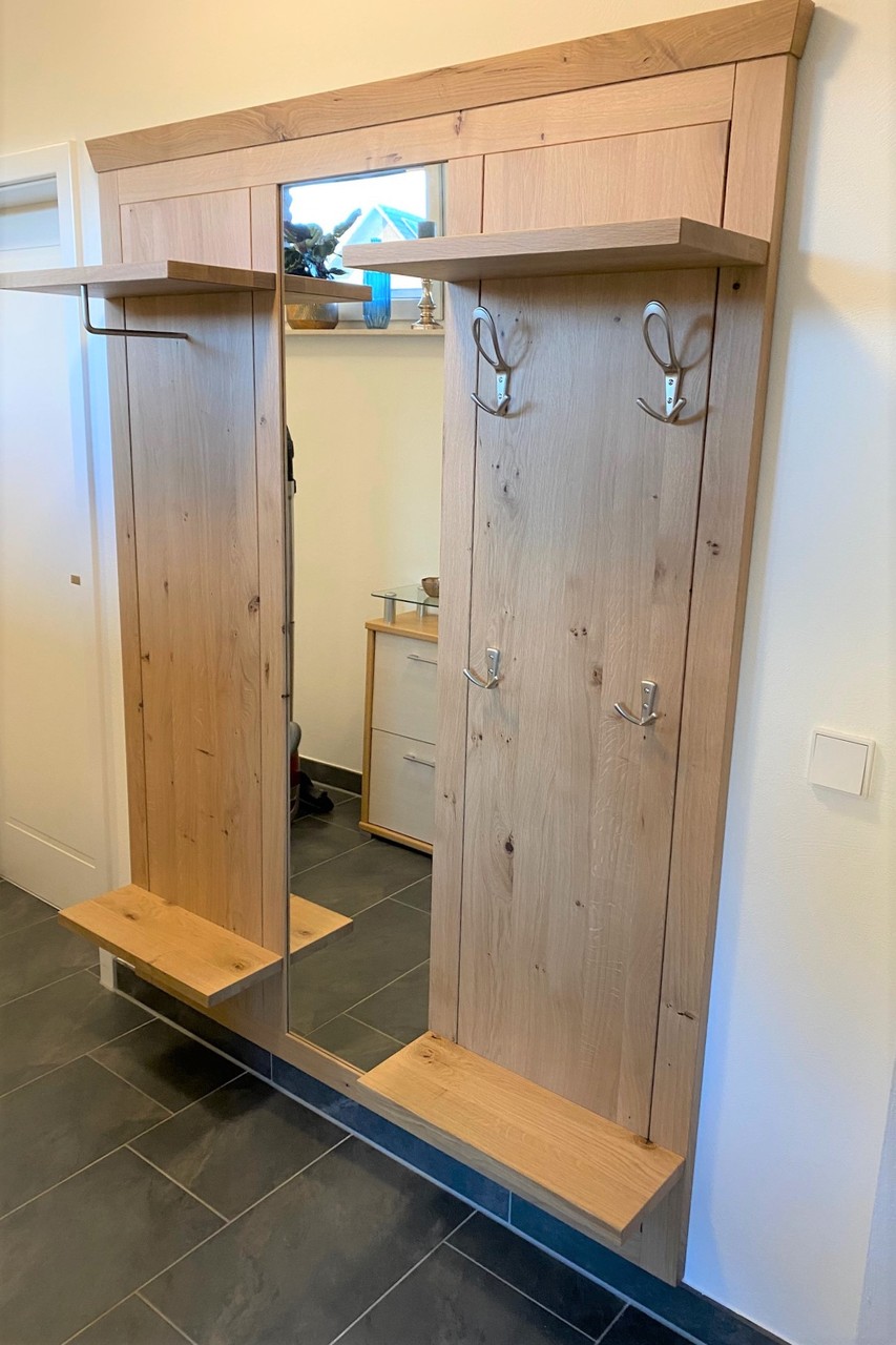 Delta Wandgarderobe, Garderobenpaneel mit Spiegel sowie Hut- und Ablageböden - Maßgarderobe - Asteiche massiv - auch in Eiche, Buche oder Kirshbaum möglich