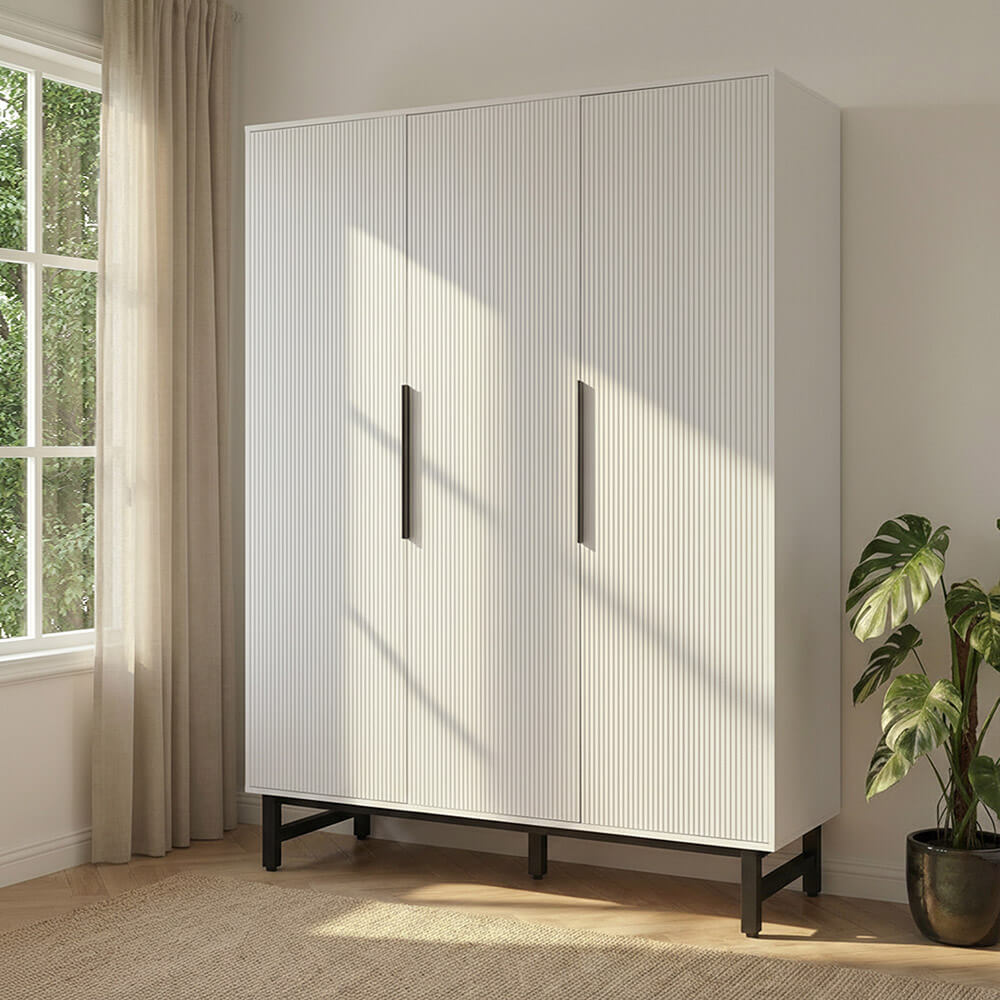 Kleiderschrank NYLA