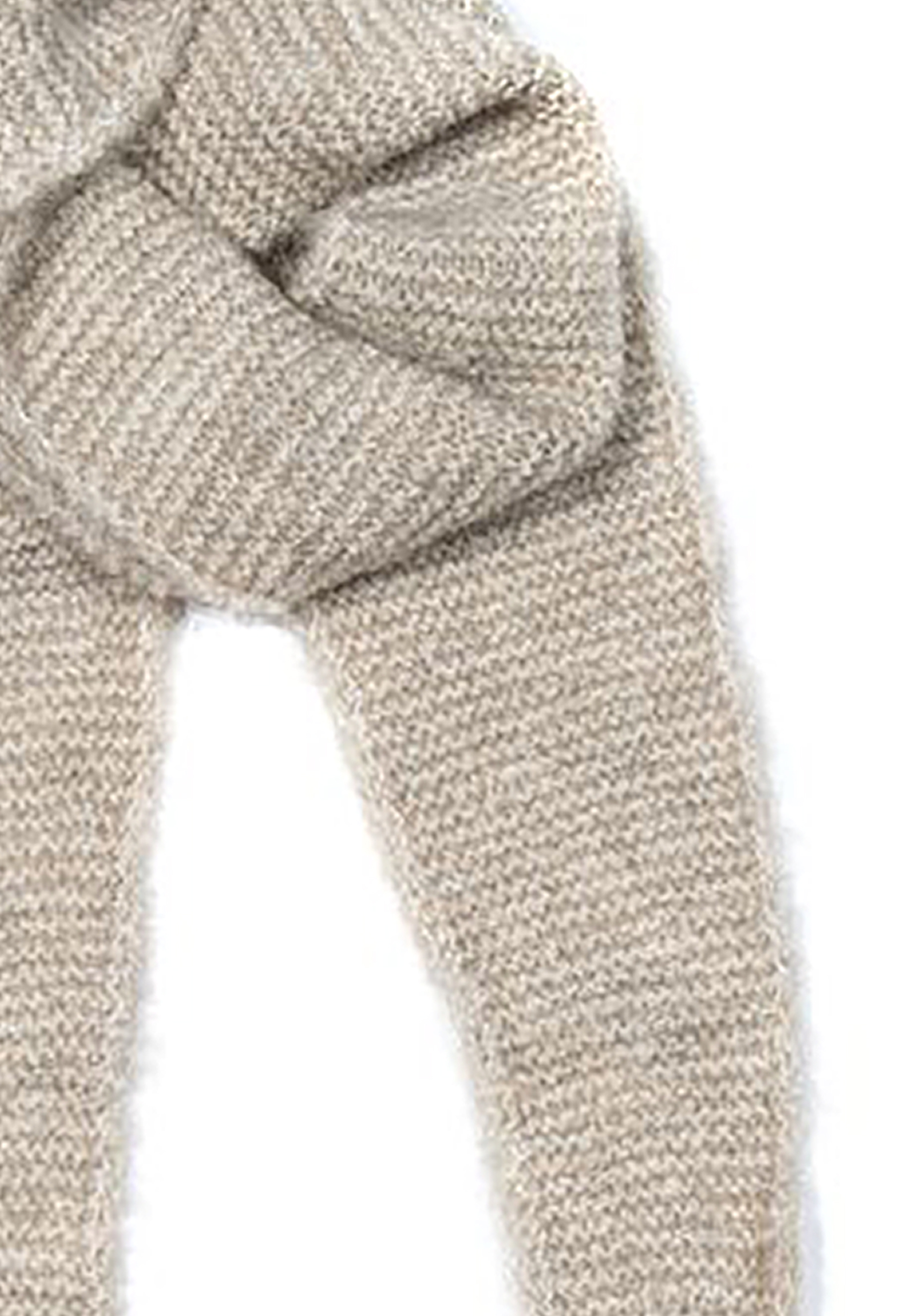810378_a544993d5a0dc790c456762197866584_002.jpg Dreieckstuch Krausstrickstruktur Spitze Enden Unifarben
