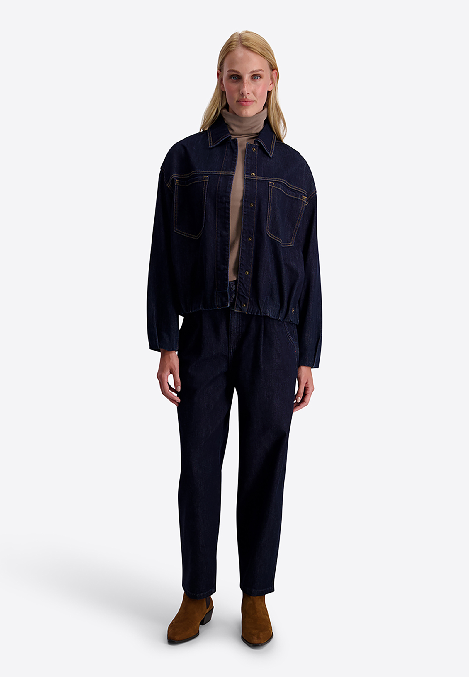 Jeansjacke Brusttaschen Kontrastnähte Elastischer Saum Jeansjacke Brusttaschen Kontrastnähte Elastischer Saum