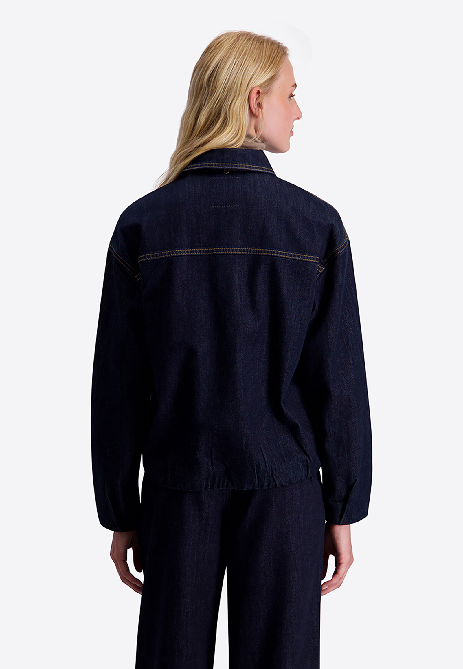 Jeansjacke Brusttaschen Kontrastnähte Elastischer Saum Jeansjacke Brusttaschen Kontrastnähte Elastischer Saum