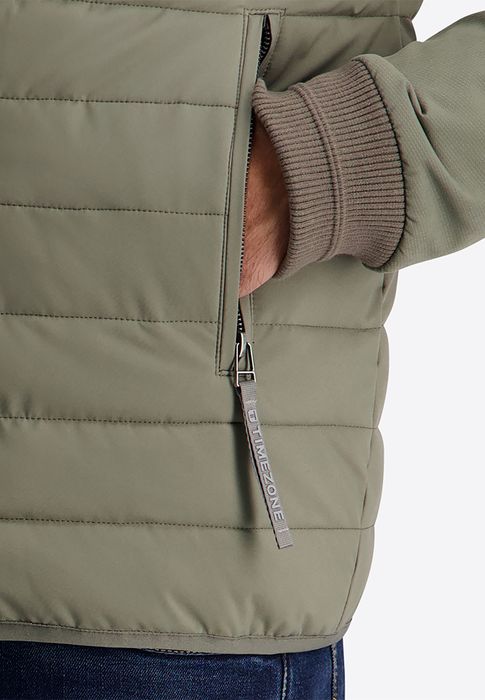 Timezone Timezone Winterjacke Steppoptik Kapuze Stehkragen Regular Fit – Olive, Bild 5