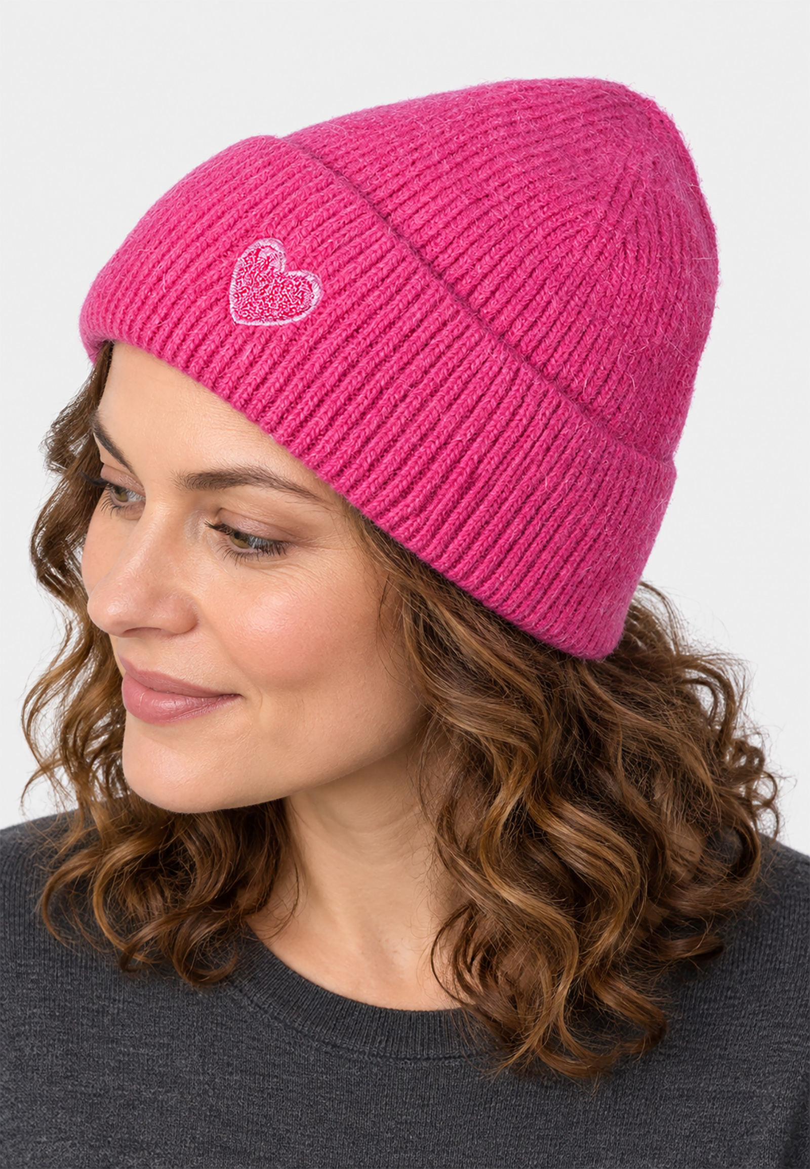 Strickmütze Beanie Umschlag Herzapplikation Rippstruktur Strickmütze Beanie Umschlag Herzapplikation Rippstruktur