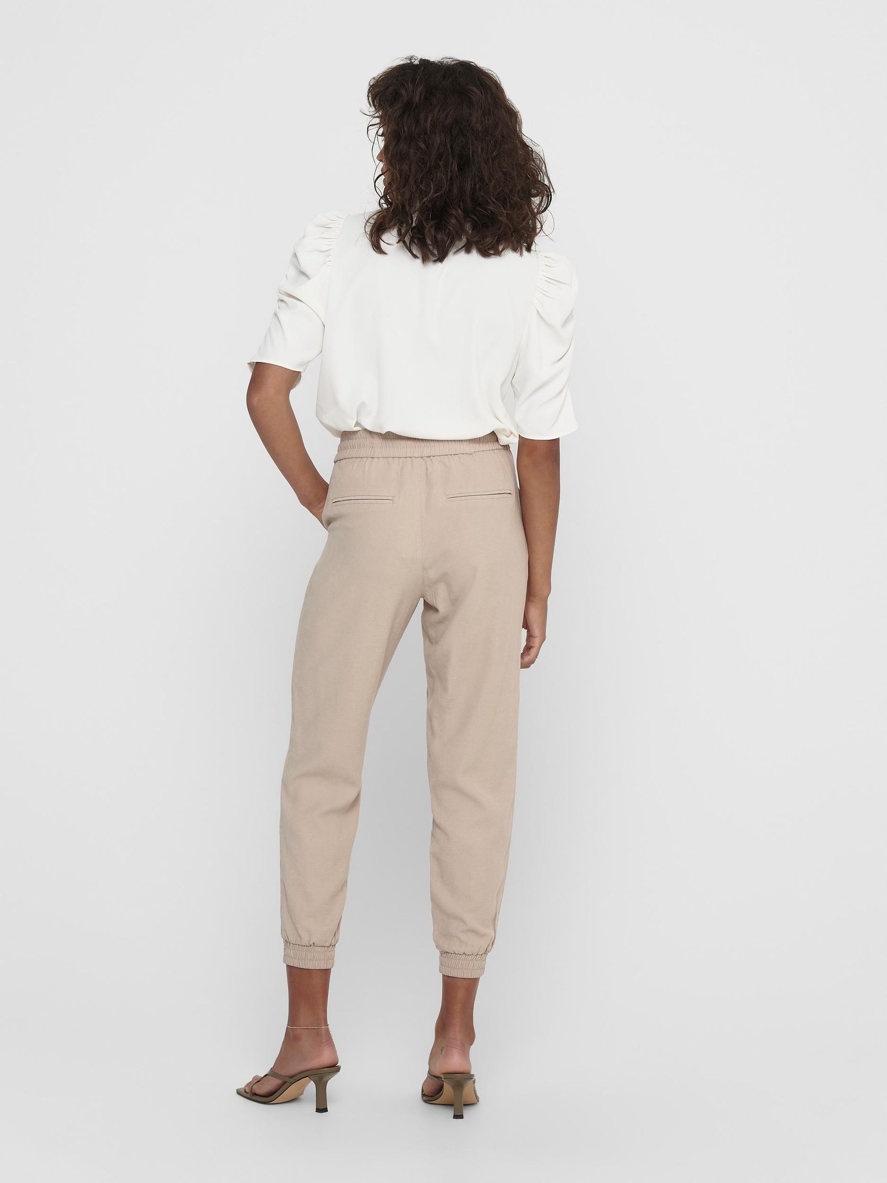 ONLY_SpringSummer2020_3381813_15203946_4.jpg Elegante Stoffhose Business Poptrash Paperback Pants Loose Fit ONLKELDA