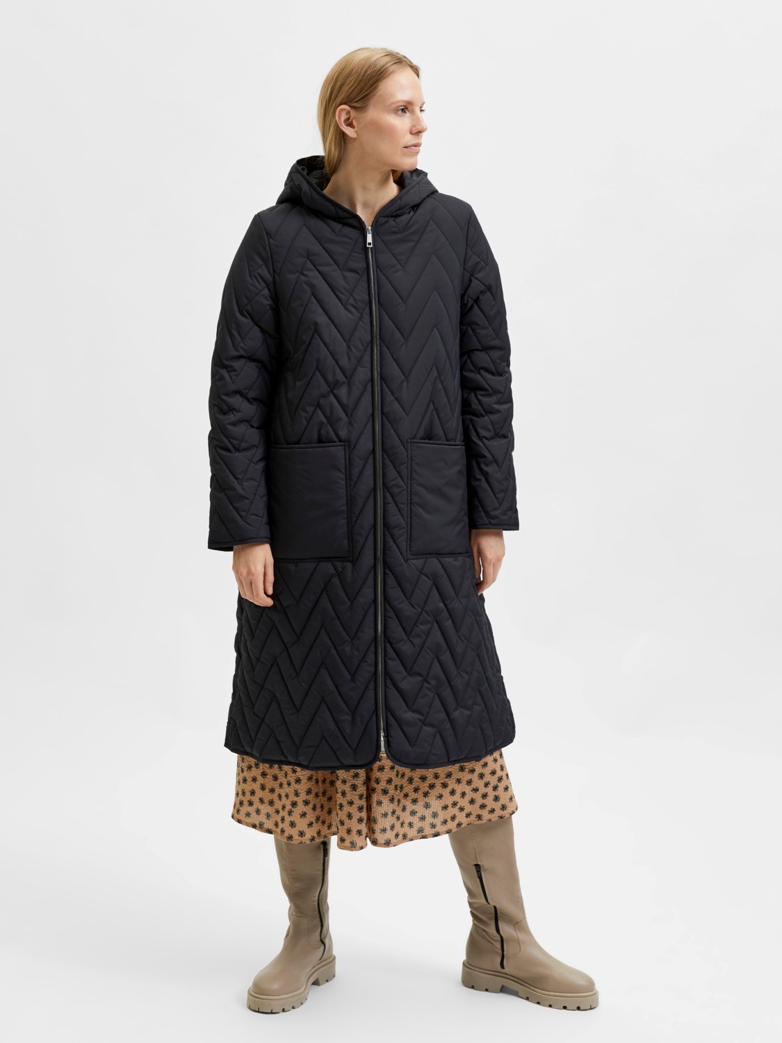 Selected Femme SELECTED FEMME Lange Steppjacke Leicht Wattierter – Schwarz, Bild 2