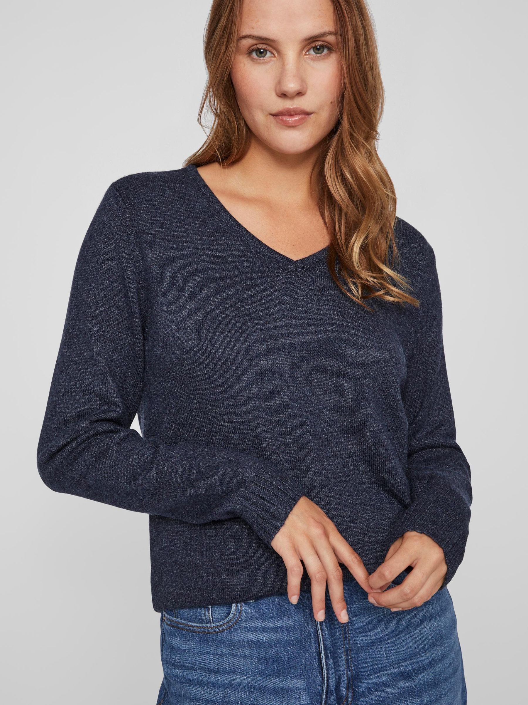 VILA_Noos2023_2581586_14042769_7.jpg Dünner Strickpullover Knitted Basic Stretch Sweater Langarm V-Neck VIRIL