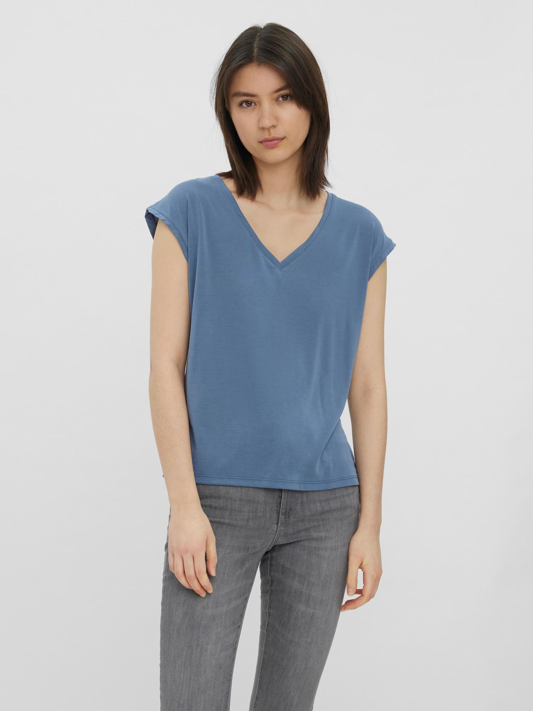 VERO-MODA_Noos2023_3879929_10247666_2.jpg Basic Stretch T-Shirt V-Neck VMFILLI