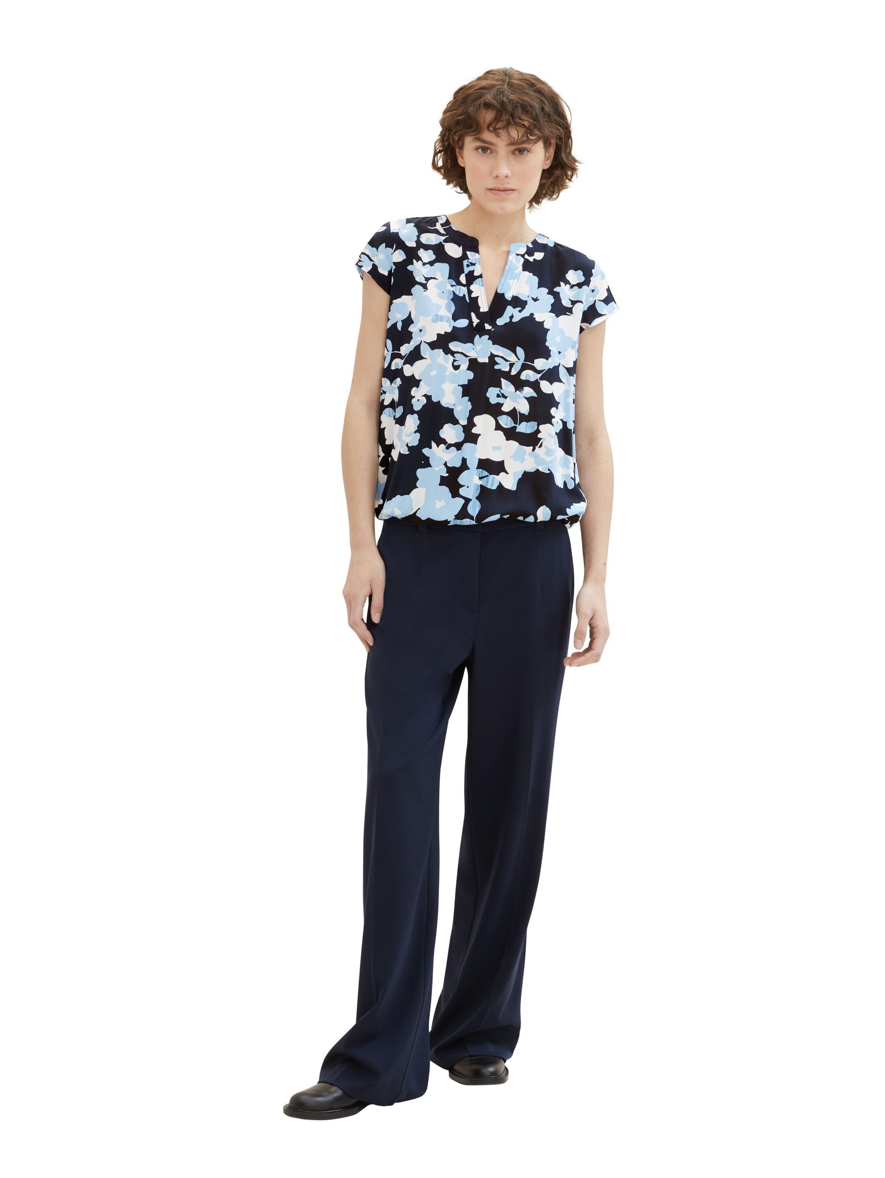 Tom-Tailor_202406_34757_1035245_3.jpg Gemusterte Kurzarm Bluse