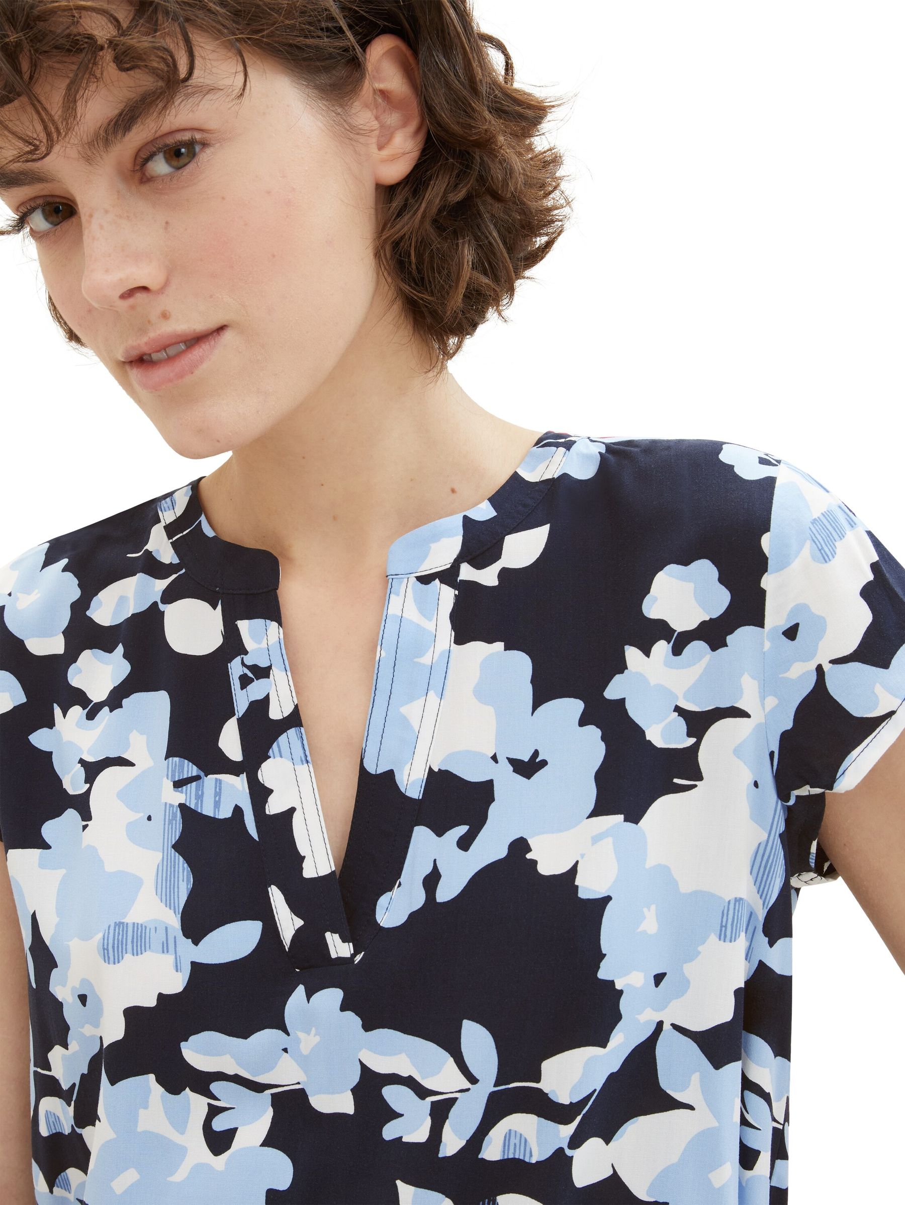 Tom-Tailor_202406_34757_1035245_5.jpg Gemusterte Kurzarm Bluse