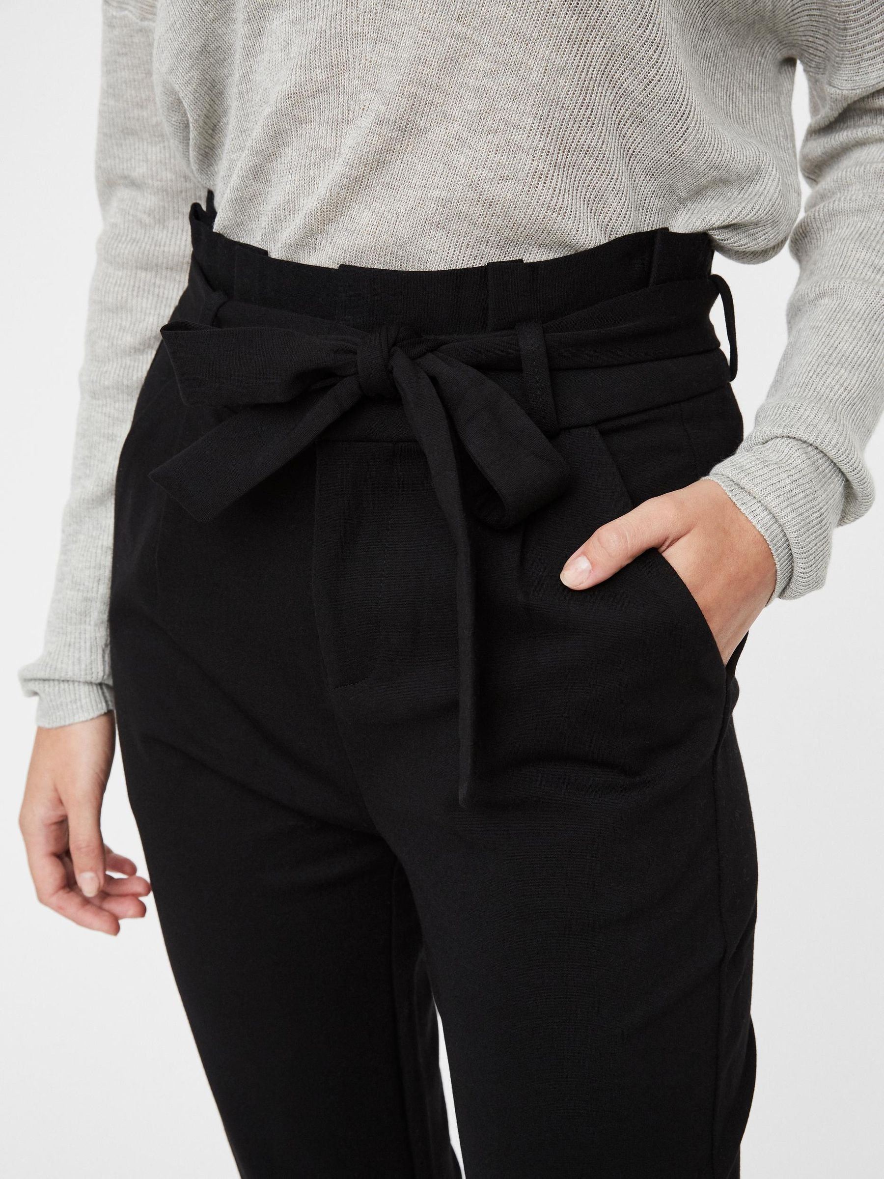 VERO-MODA_Noos2023_2885790_10205932_6.jpg Paperbag Stoffhose mit Bindeband VMEVA