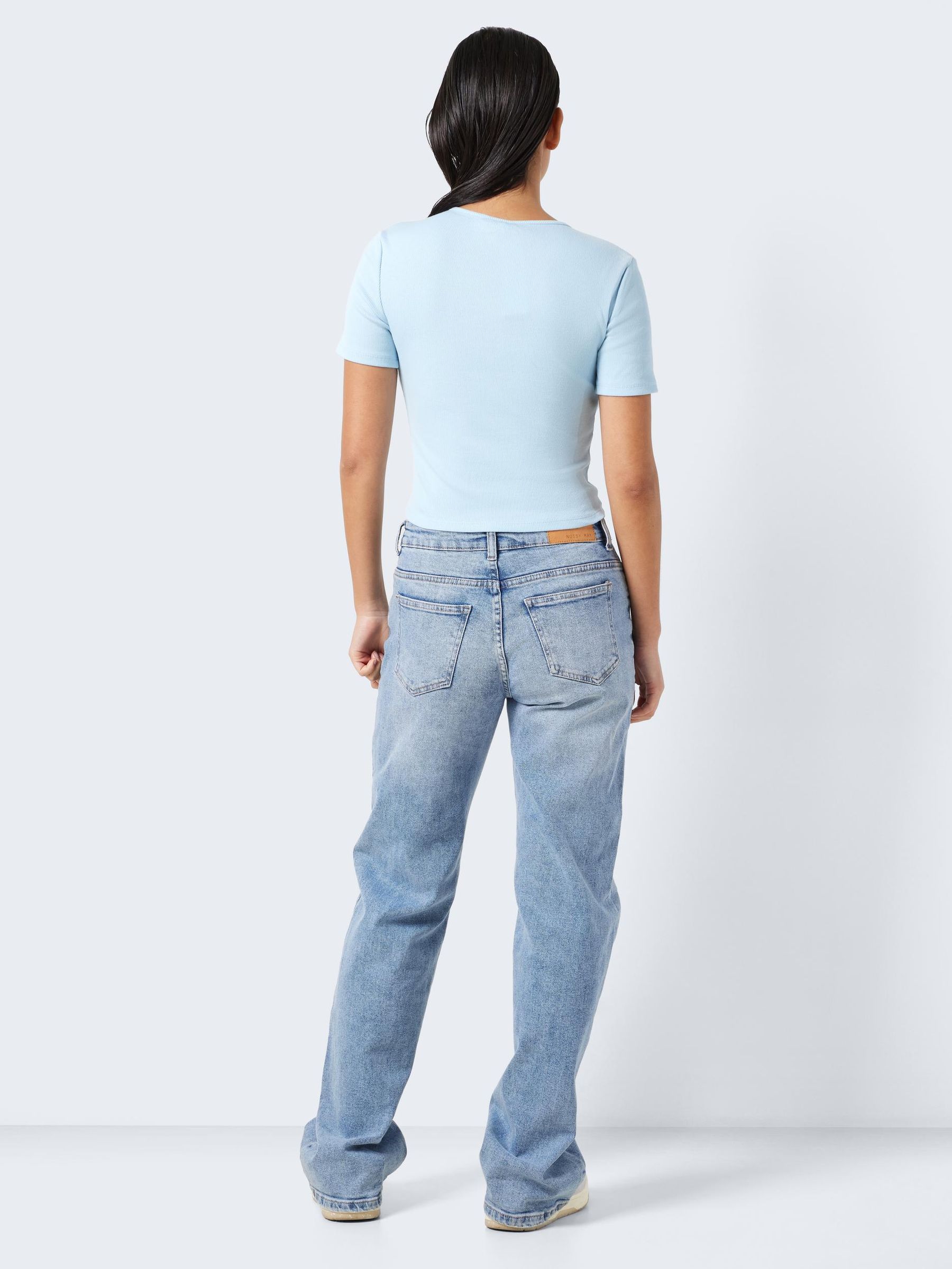 NOISY-MAY_SpringSummer2023_4129006_27024165_4.jpg Cut-Out Oberteil NMMAYA