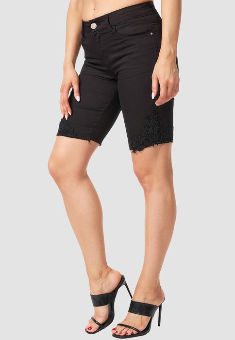 Jeans Bermuda Shorts mit Spitze, Farbe: Schwarz
