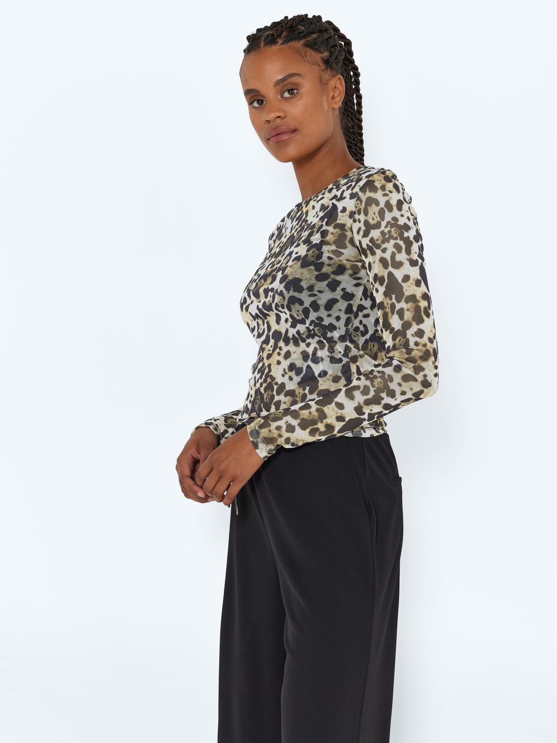 NOISY-MAY_NOOS2024_4067990_27023338_2.jpg Mesh Langarm Shirt NMJUDITH