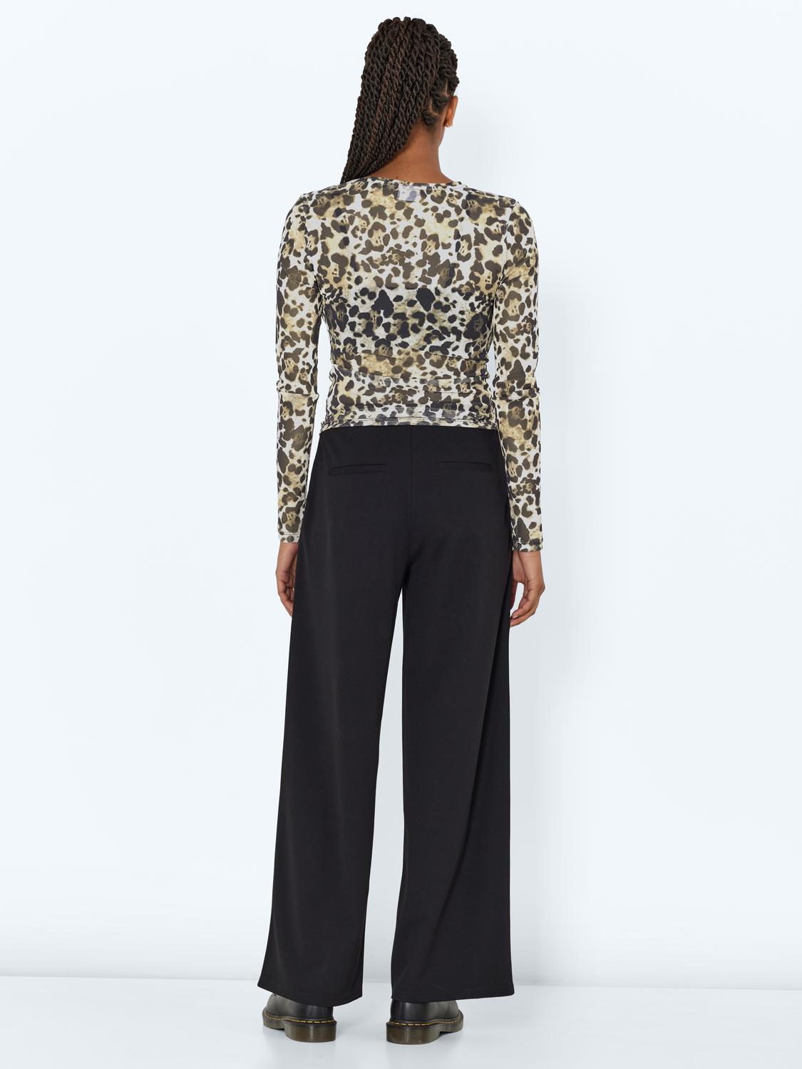 NOISY-MAY_NOOS2024_4067990_27023338_4.jpg Mesh Langarm Shirt NMJUDITH