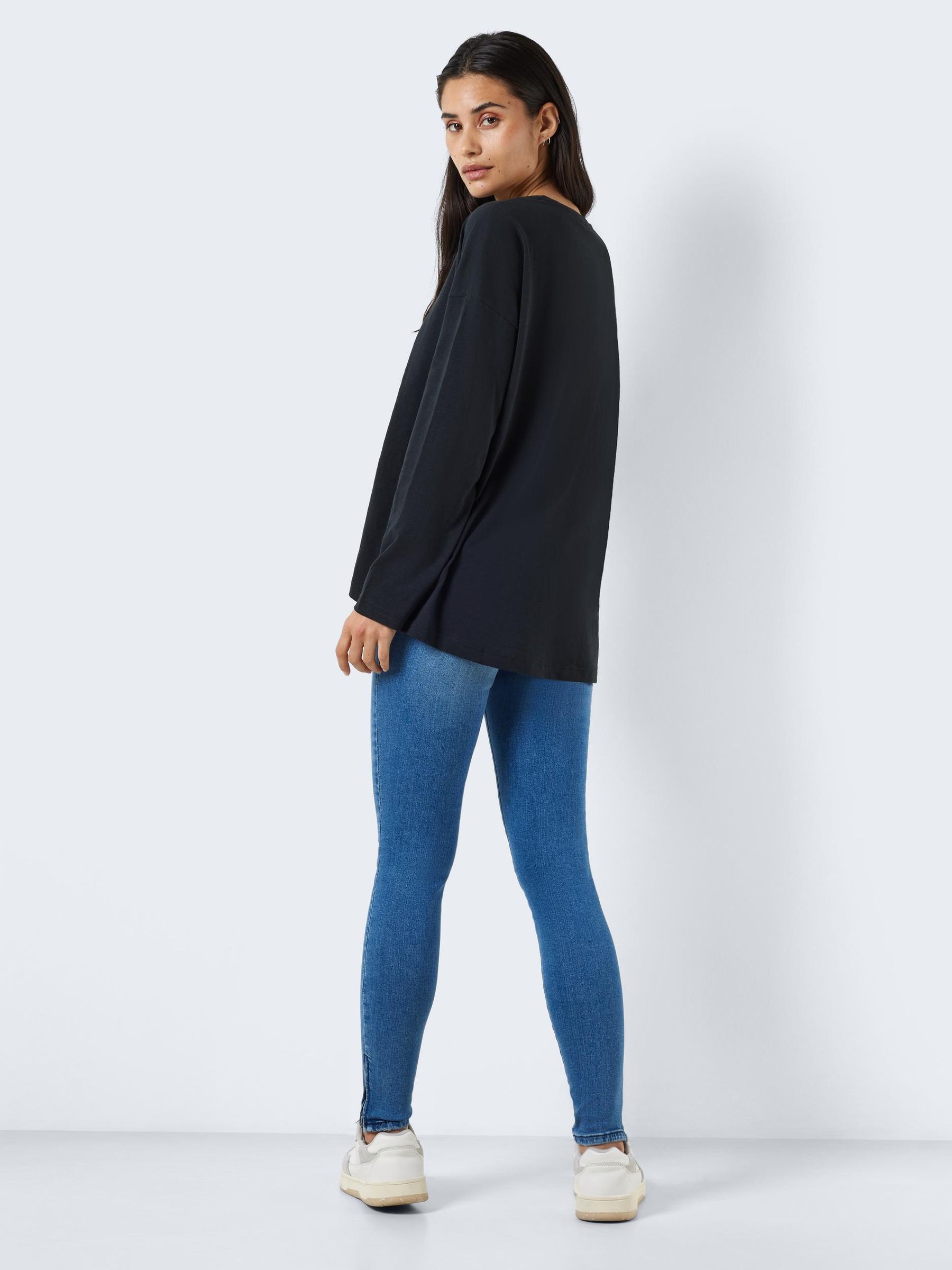 NOISY-MAY_All-year_4274050_27026082_5.jpg Langarm Basic Shirt NMMATHILDE