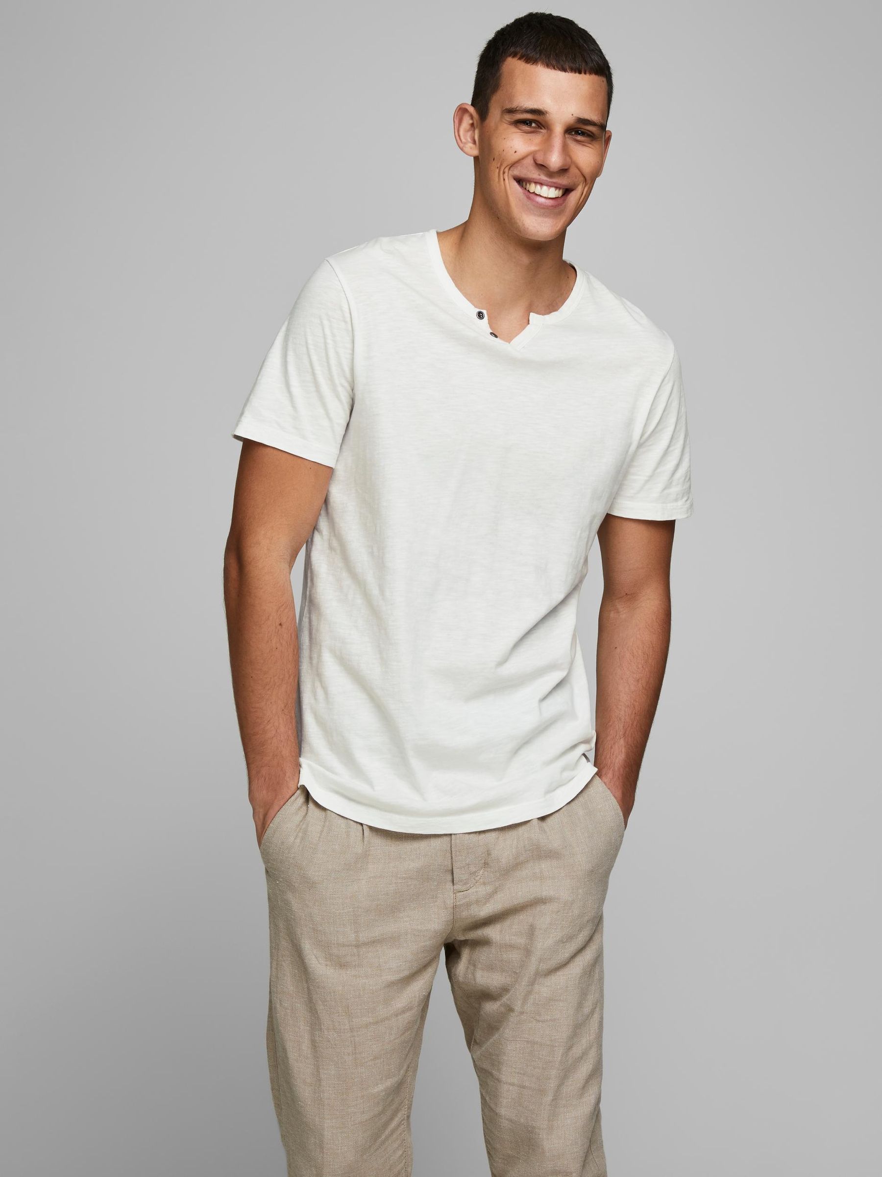 JACK&JONES_Noos2023_3219126_12164972_3.jpg Basic V-Neck T-Shirt JJESPLIT