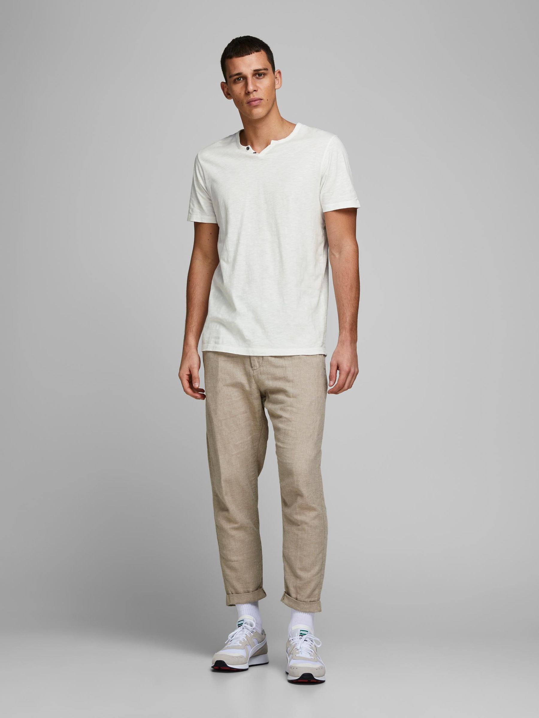 JACK&JONES_Noos2023_3219126_12164972_5.jpg Basic V-Neck T-Shirt JJESPLIT