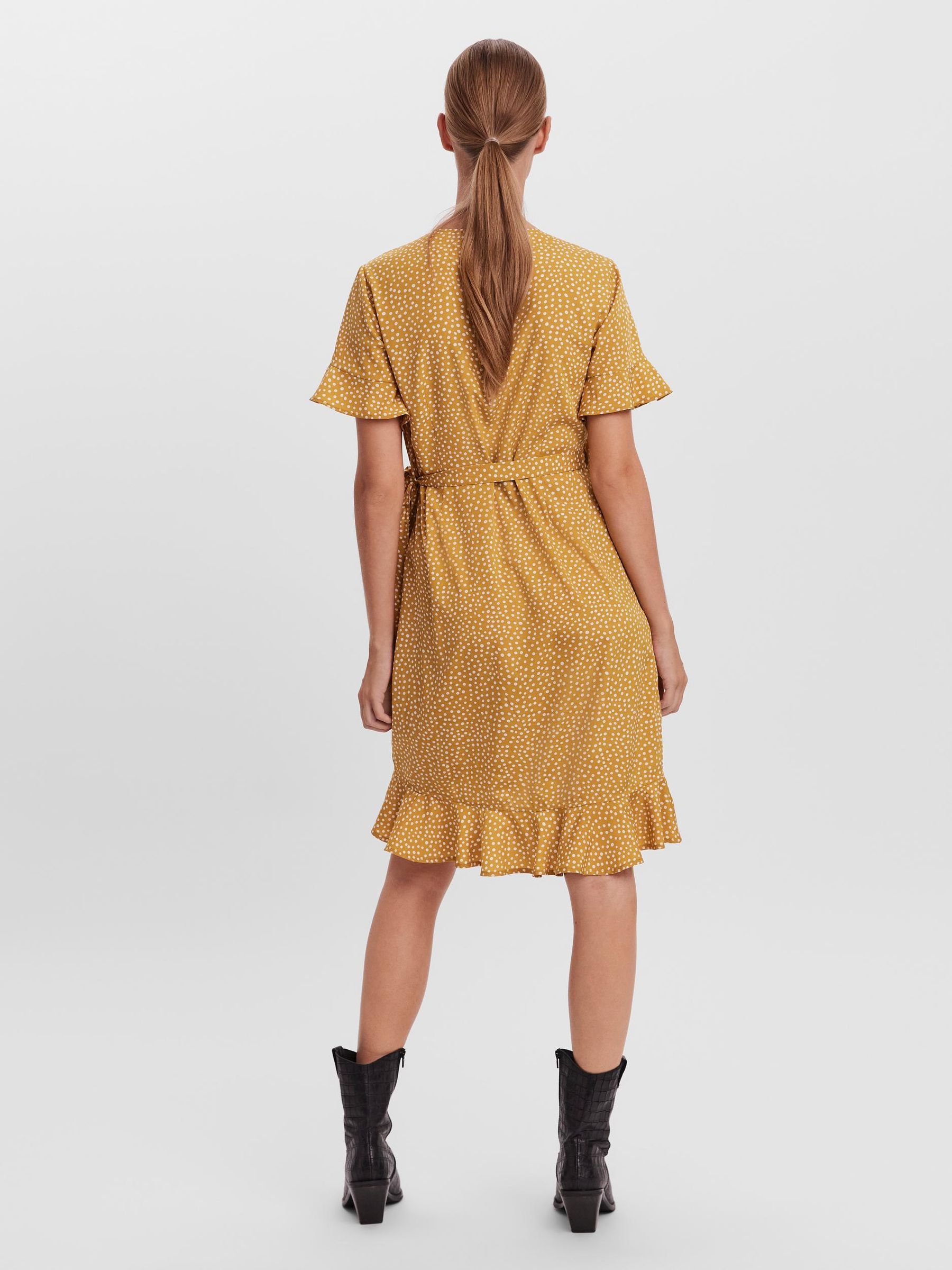 VERO-MODA_SpringSummer2022_3859045_10252951_3.jpg Kurzes Wickelkleid VMFILLI