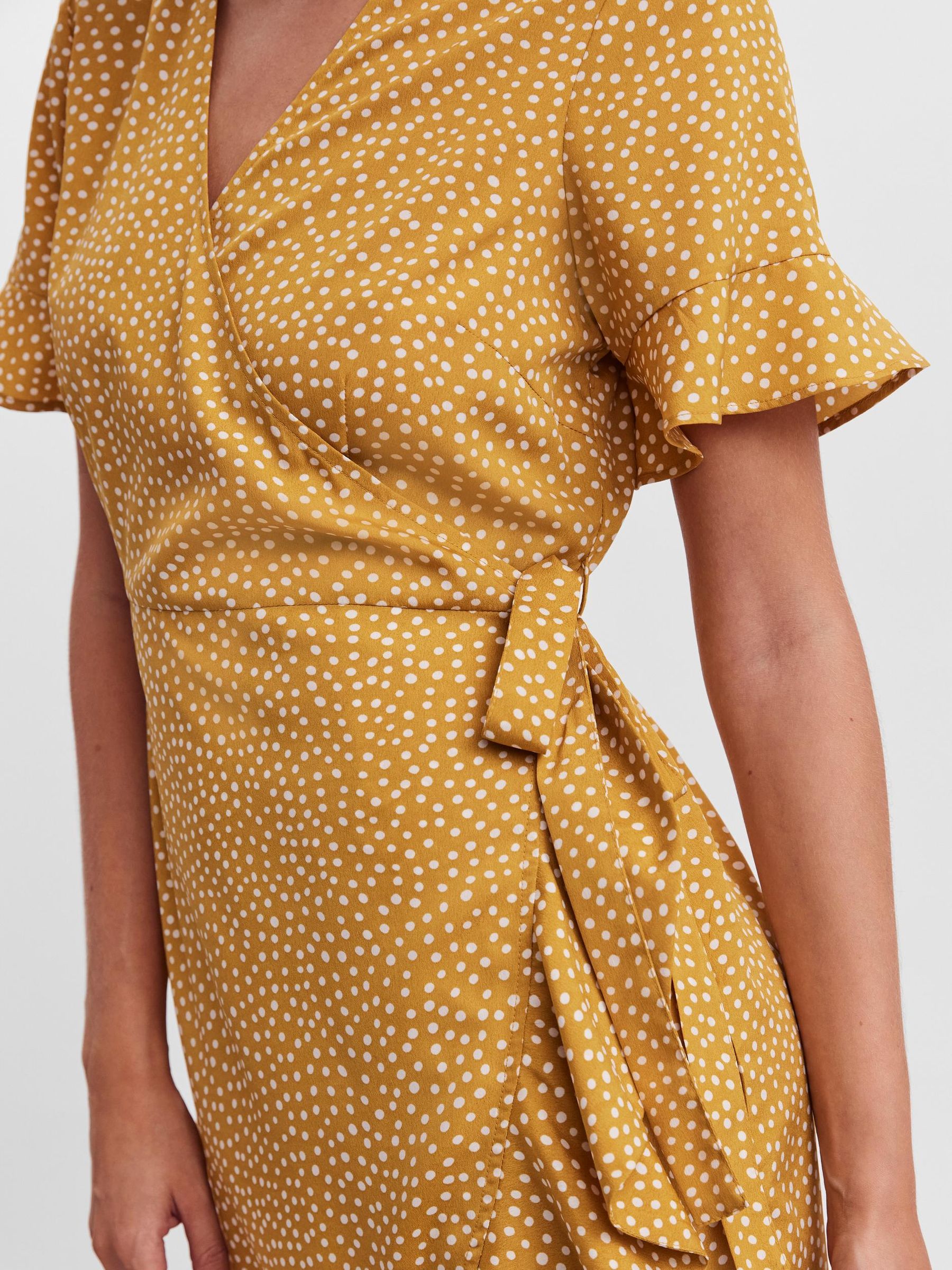 VERO-MODA_SpringSummer2022_3859045_10252951_5.jpg Kurzes Wickelkleid VMFILLI