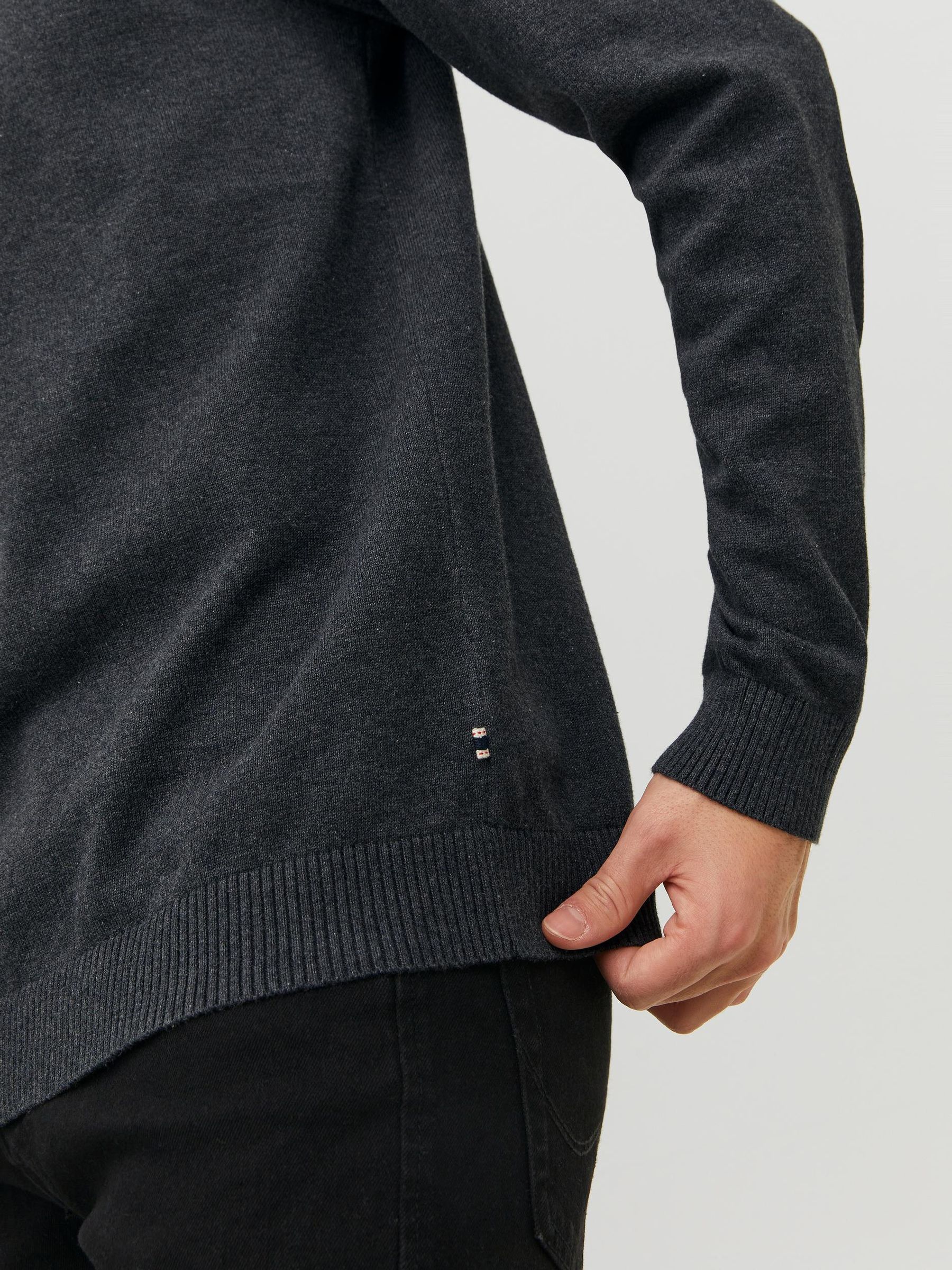 JACK&JONES_Noos2023_2813489_12137190_2.jpg Strickpullover JJEBASIC