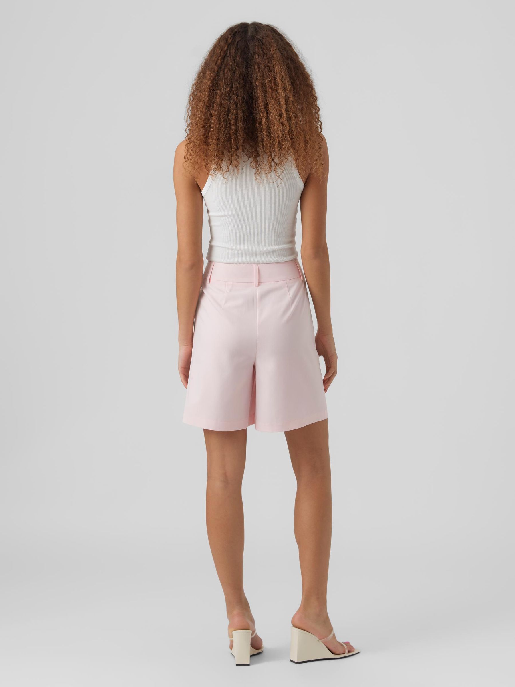 VERO-MODA_Noos2023_4188580_10259210_2.jpg Anzugs Shorts Stoffhose VMZELDA