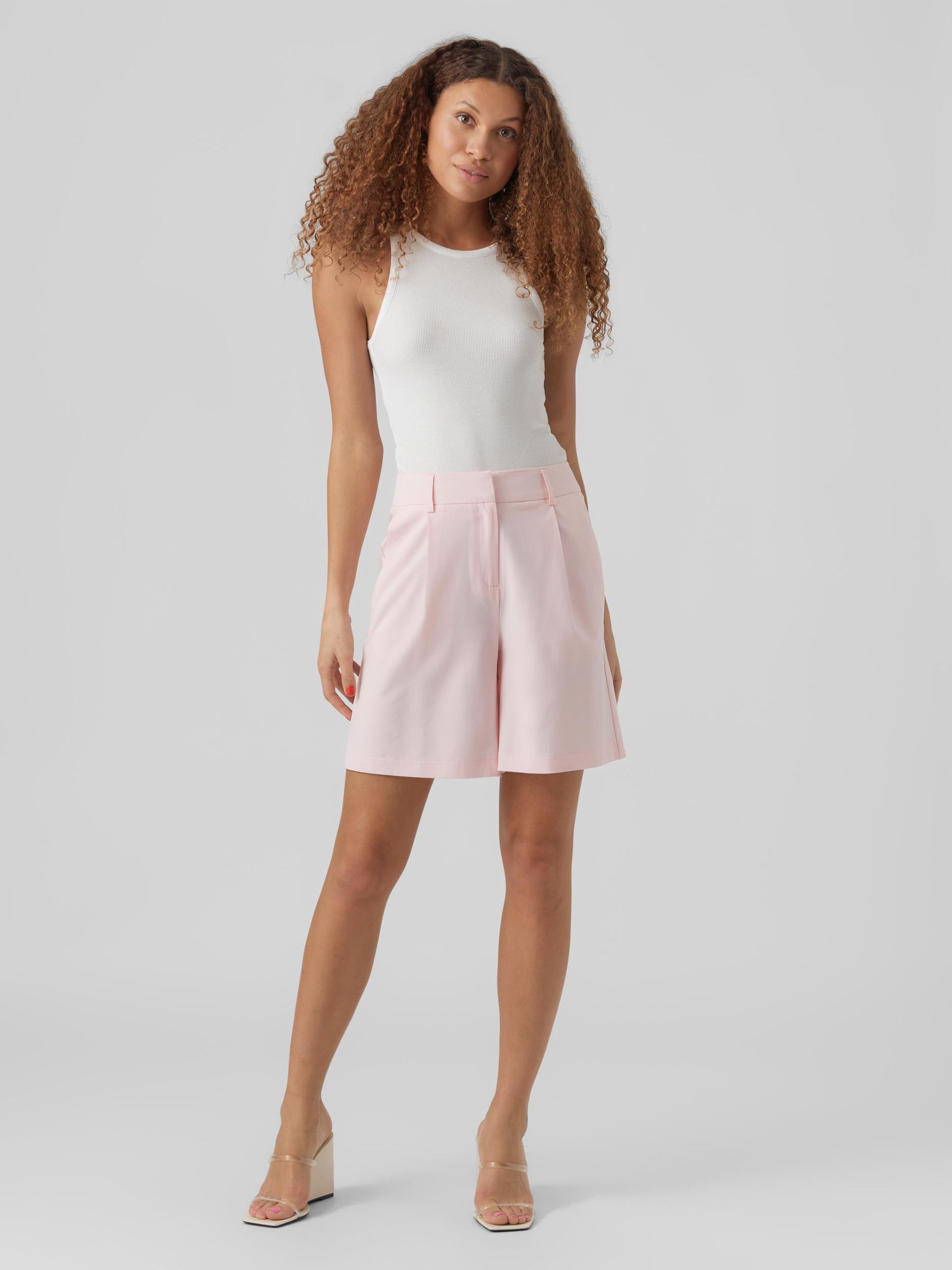 VERO-MODA_Noos2023_4188580_10259210_4.jpg Anzugs Shorts Stoffhose VMZELDA