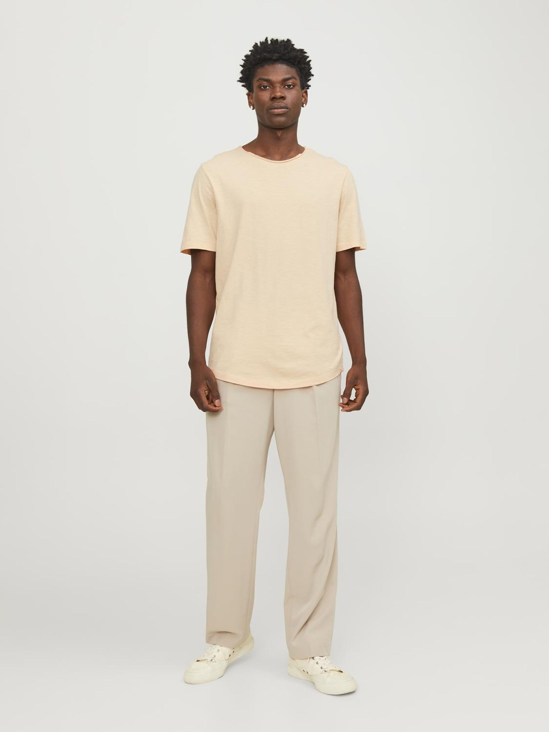 JACK&JONES_NOOS2021_apricot-ice_12182498_4.jpg Basic T-Shirt JJEBASHER