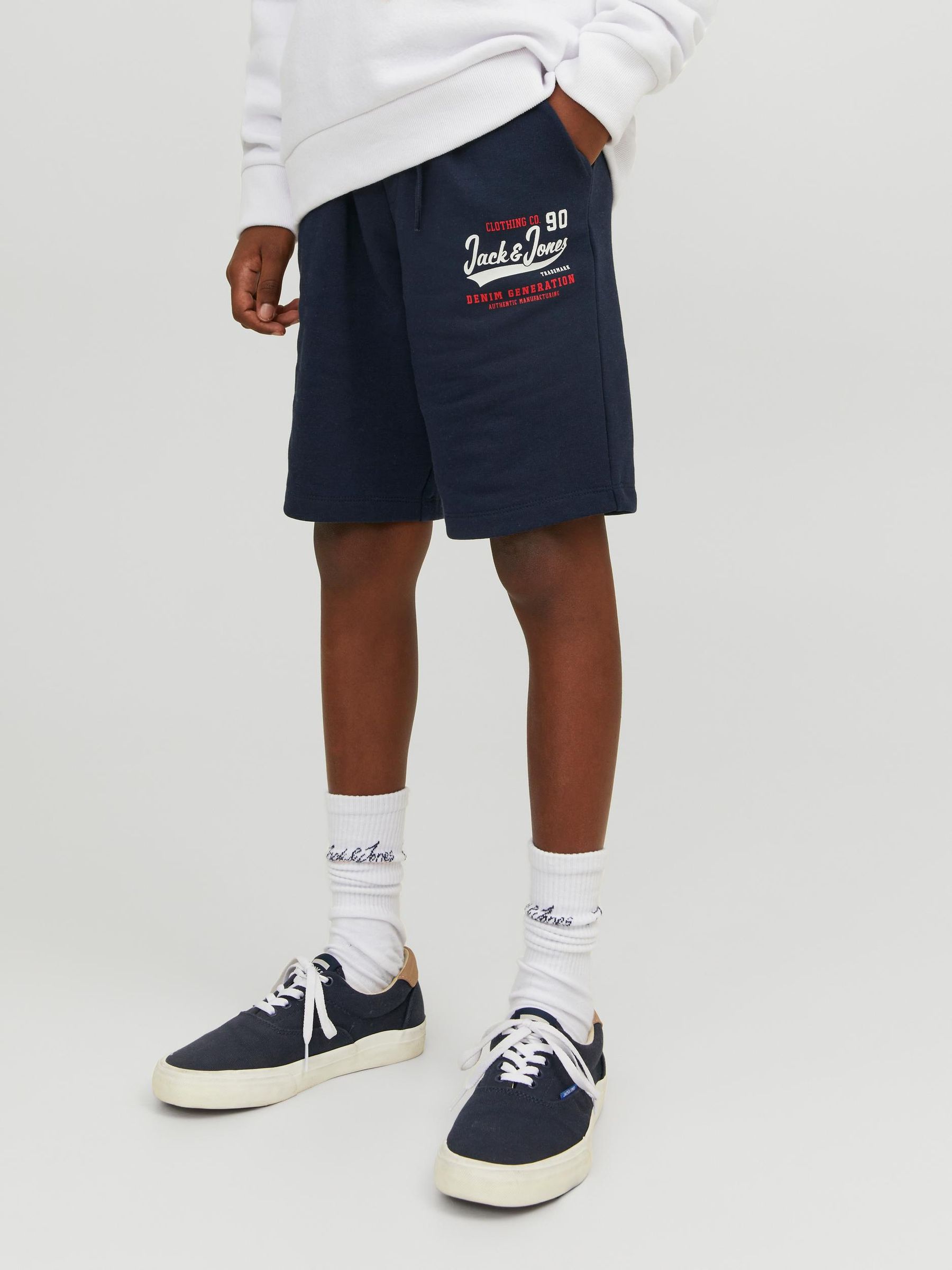 JACK&JONES_Springsummer_4091780_12224517_3.jpg Sweat Shorts JPSTLOGO