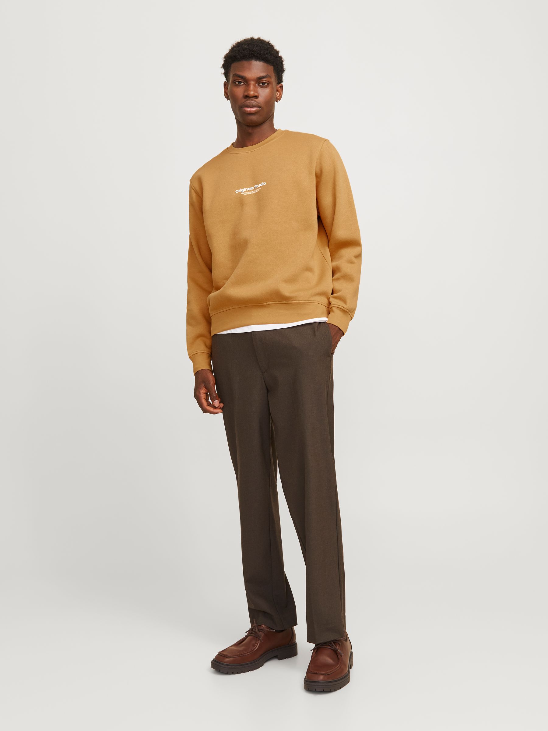 JACK&JONES_FallWinter2023_4681754_12241694_4.jpg Lockerer Rundhals Sweater 3D Print
