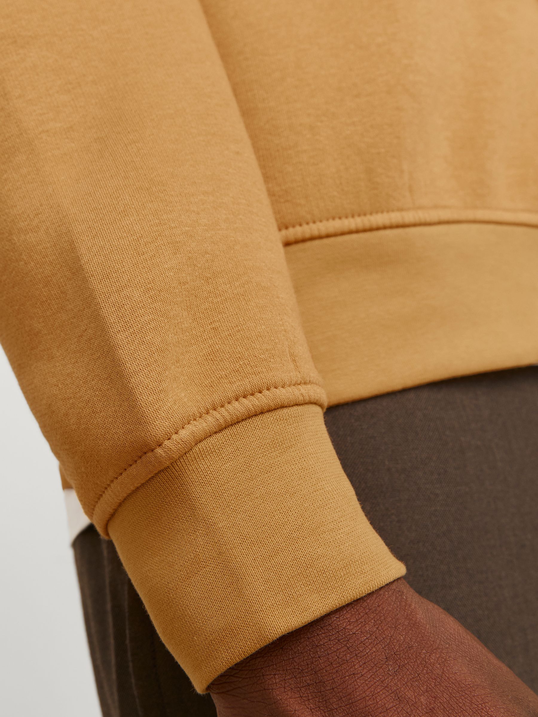 JACK&JONES_FallWinter2023_4681754_12241694_5.jpg Lockerer Rundhals Sweater 3D Print