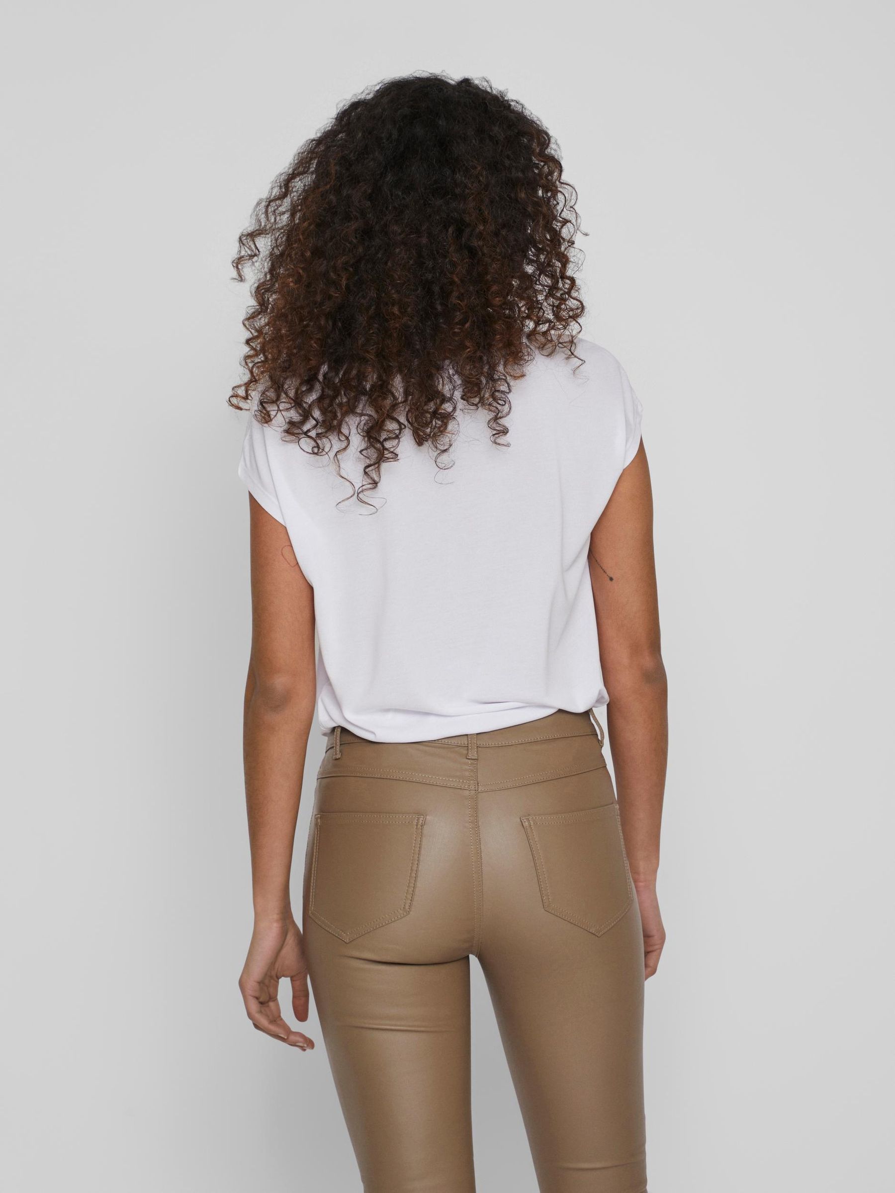 VILA_Noos2023_4006145_14074847_4.jpg Basic T-Shirt VIMODALA