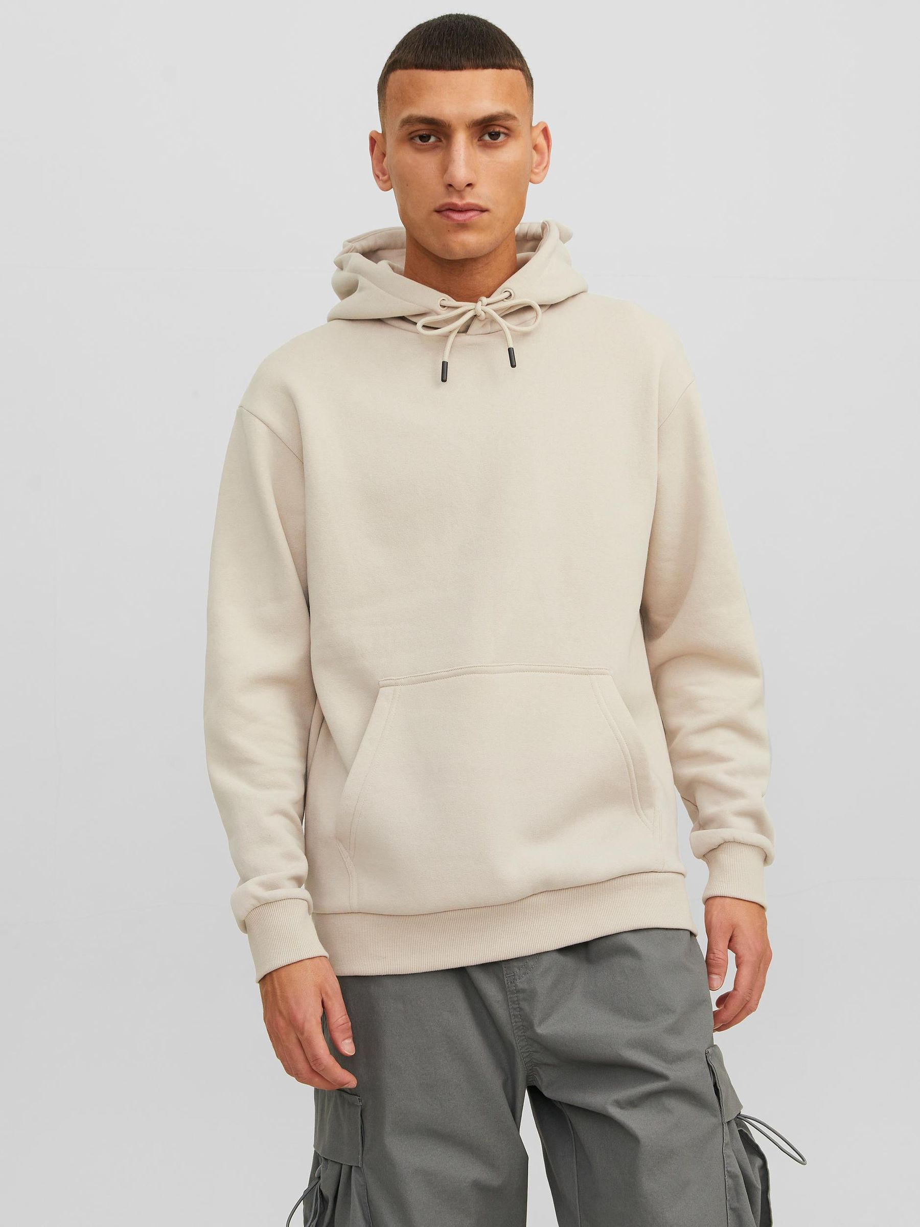 JACK&JONES_SpringSummer2024_4385553_12249340_2.jpg Hoodie JEBRADLEY