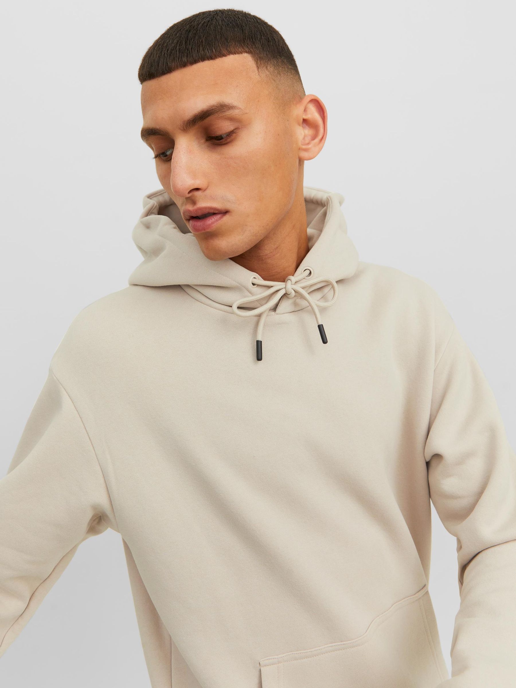 JACK&JONES_SpringSummer2024_4385553_12249340_6.jpg Hoodie JEBRADLEY