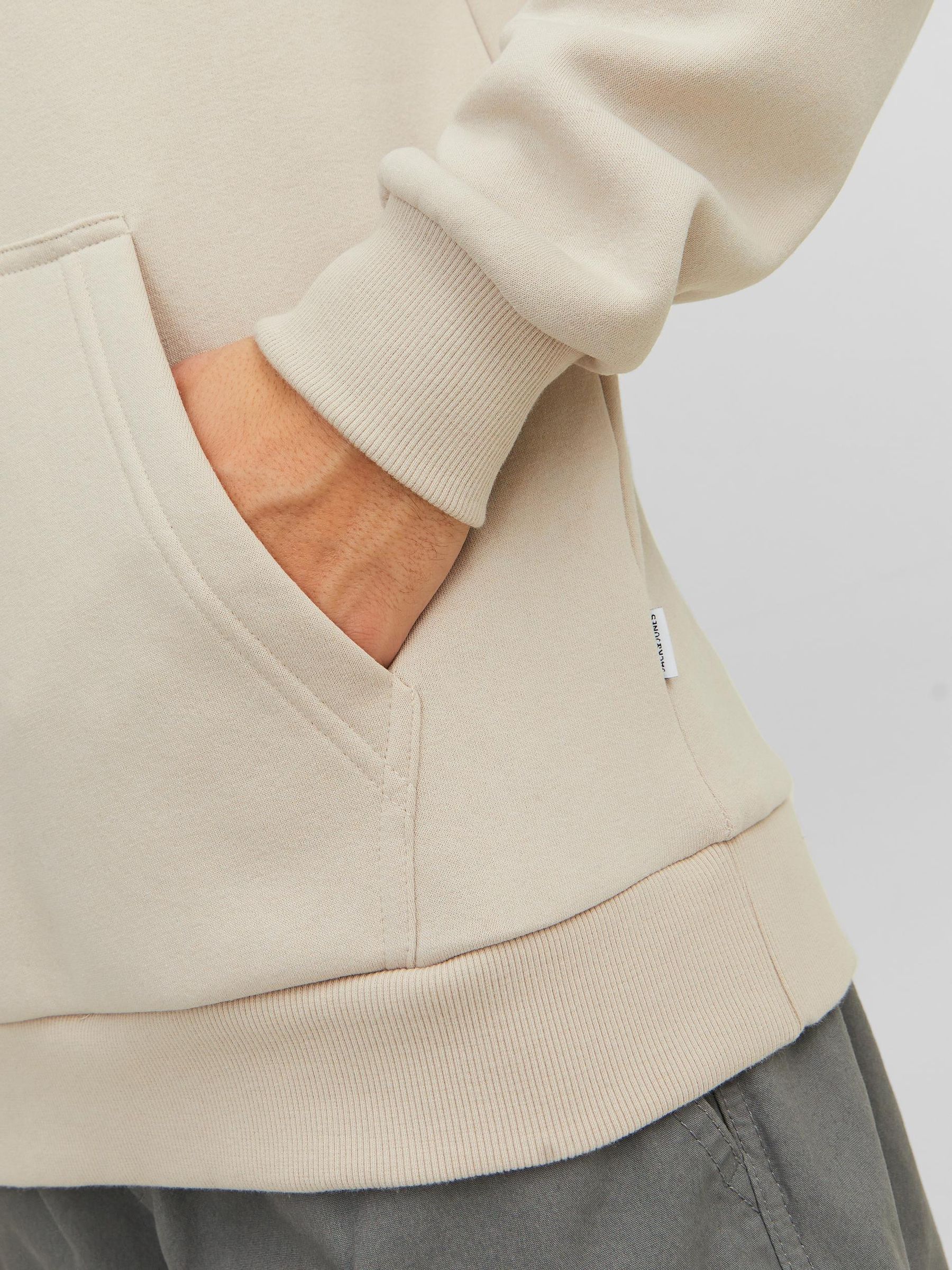 JACK&JONES_SpringSummer2024_4385553_12249340_7.jpg Hoodie JEBRADLEY