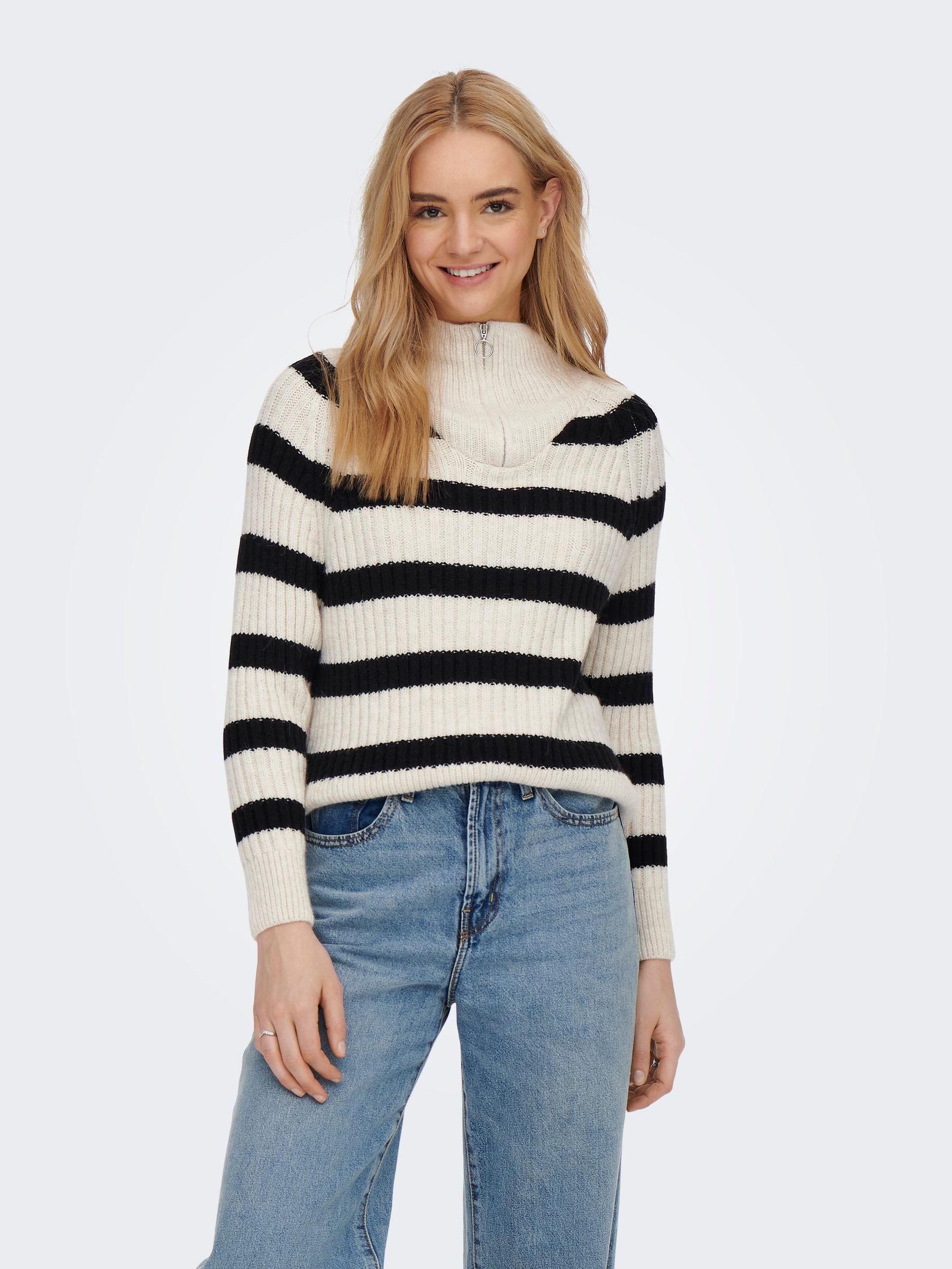 ONLY_Noos2023_3987933_15268818_3.jpg Gestreifter Strickpullover ONLLEISE