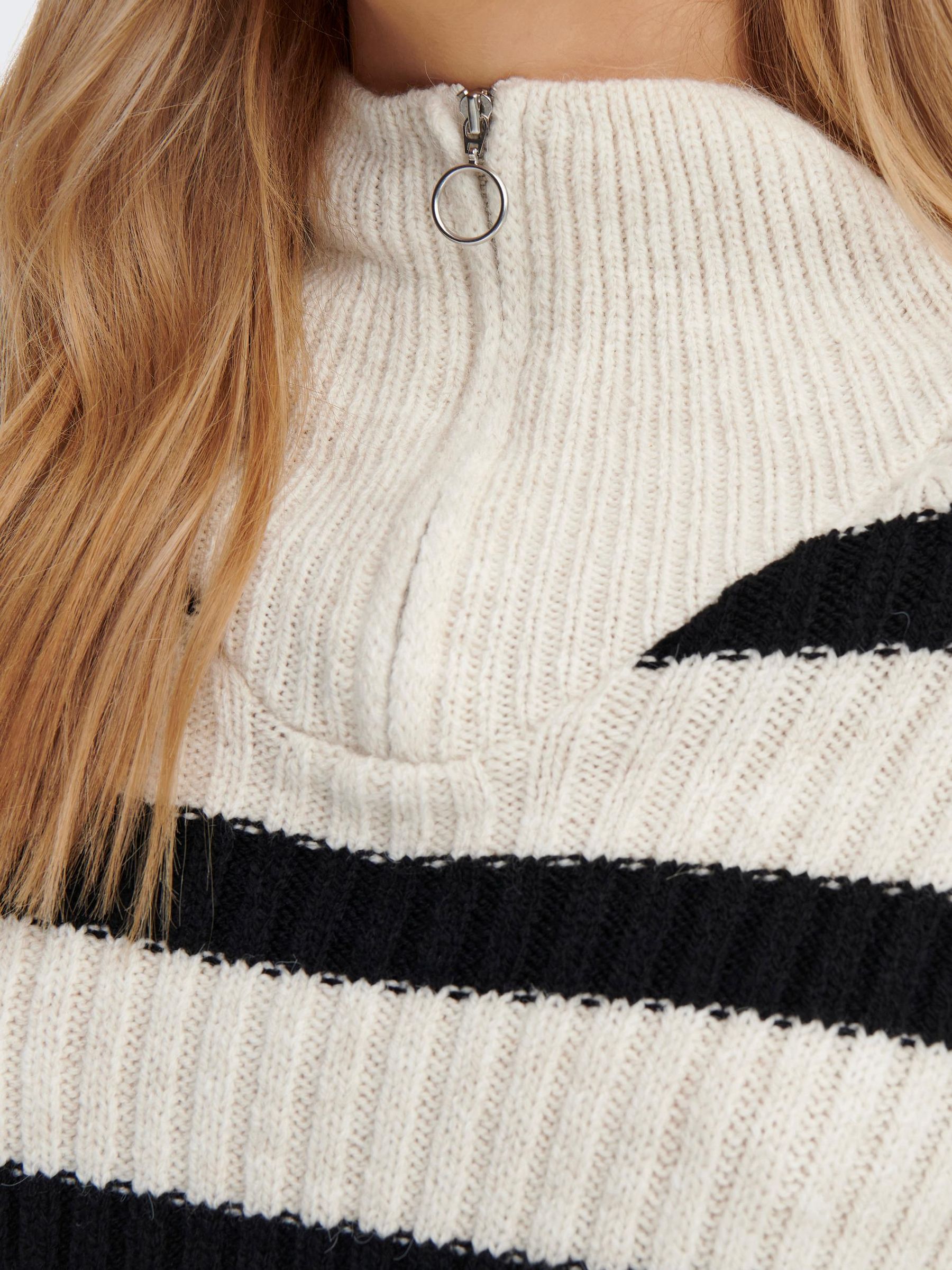 ONLY_Noos2023_3987933_15268818_7.jpg Gestreifter Strickpullover ONLLEISE
